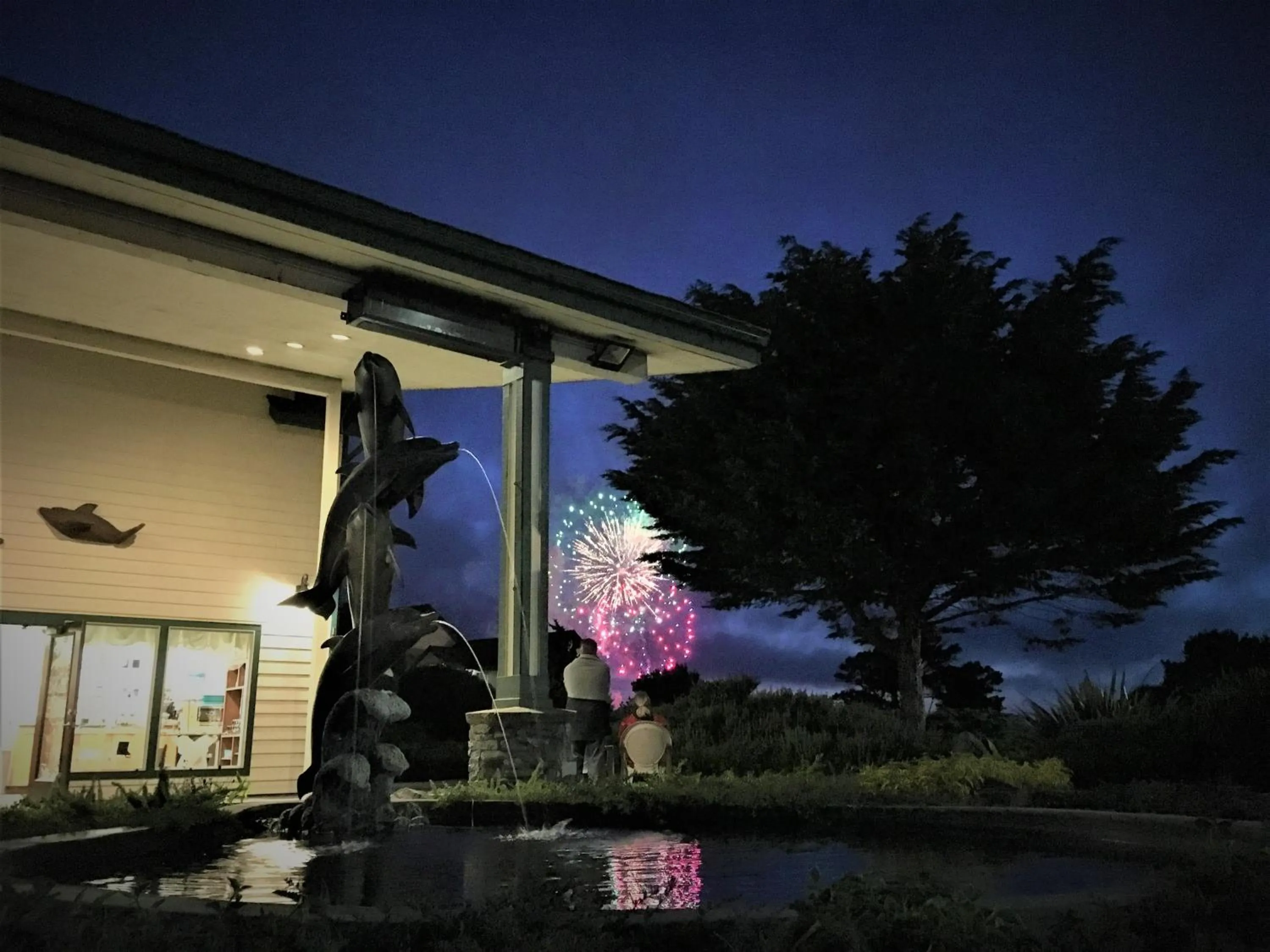 Facade/entrance in Emerald Dolphin Inn & Mini Golf