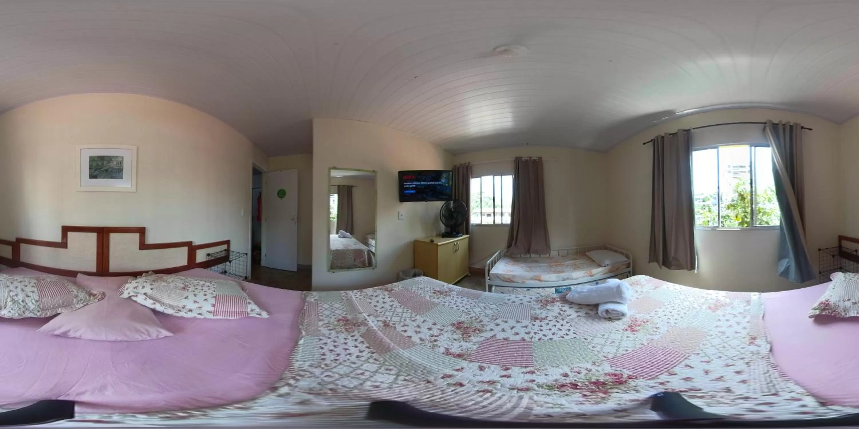 Photo of the whole room in A Casa Morro do Moreno