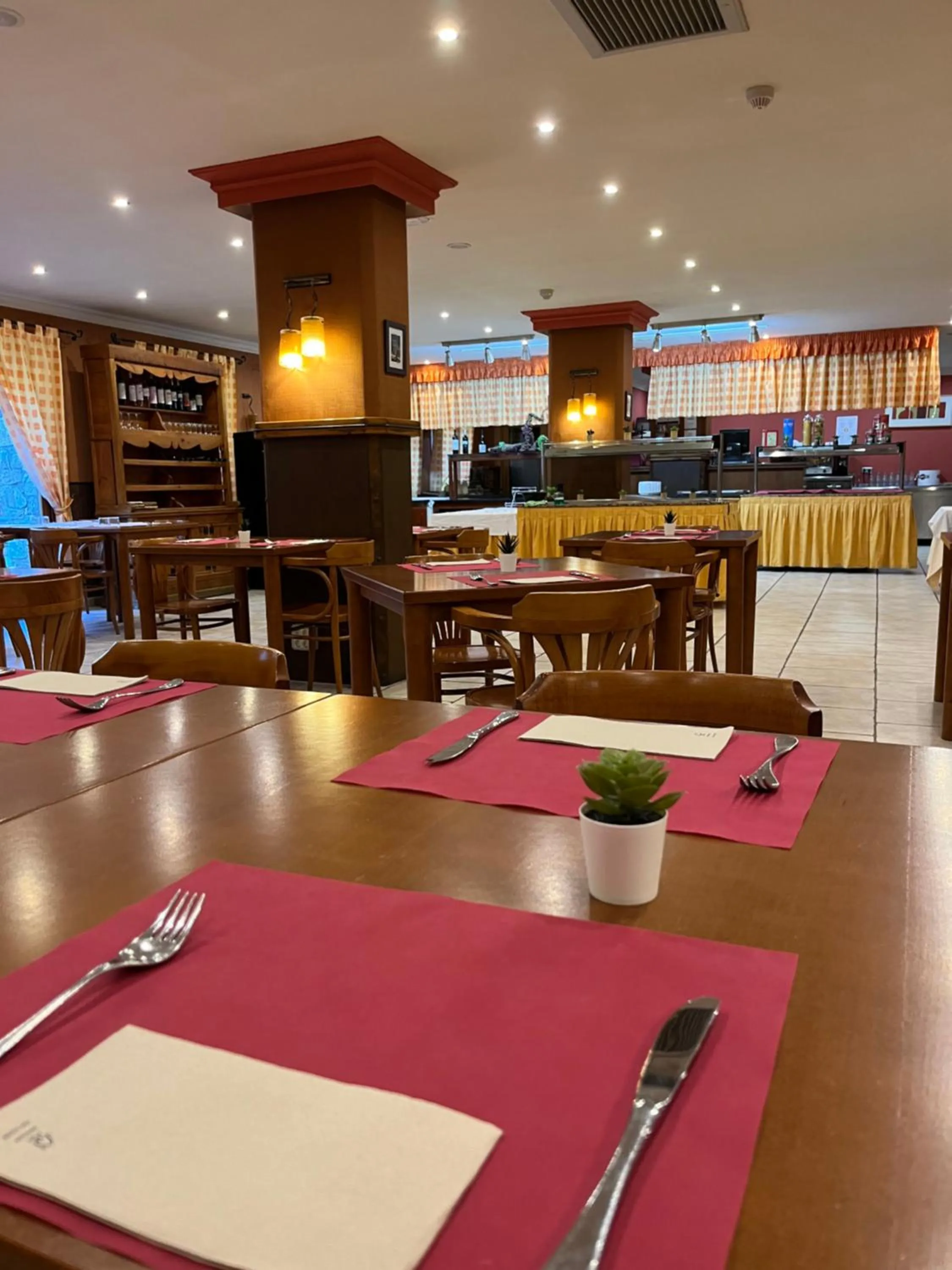 Restaurant/places to eat in Wuau! Hotel Segle XX