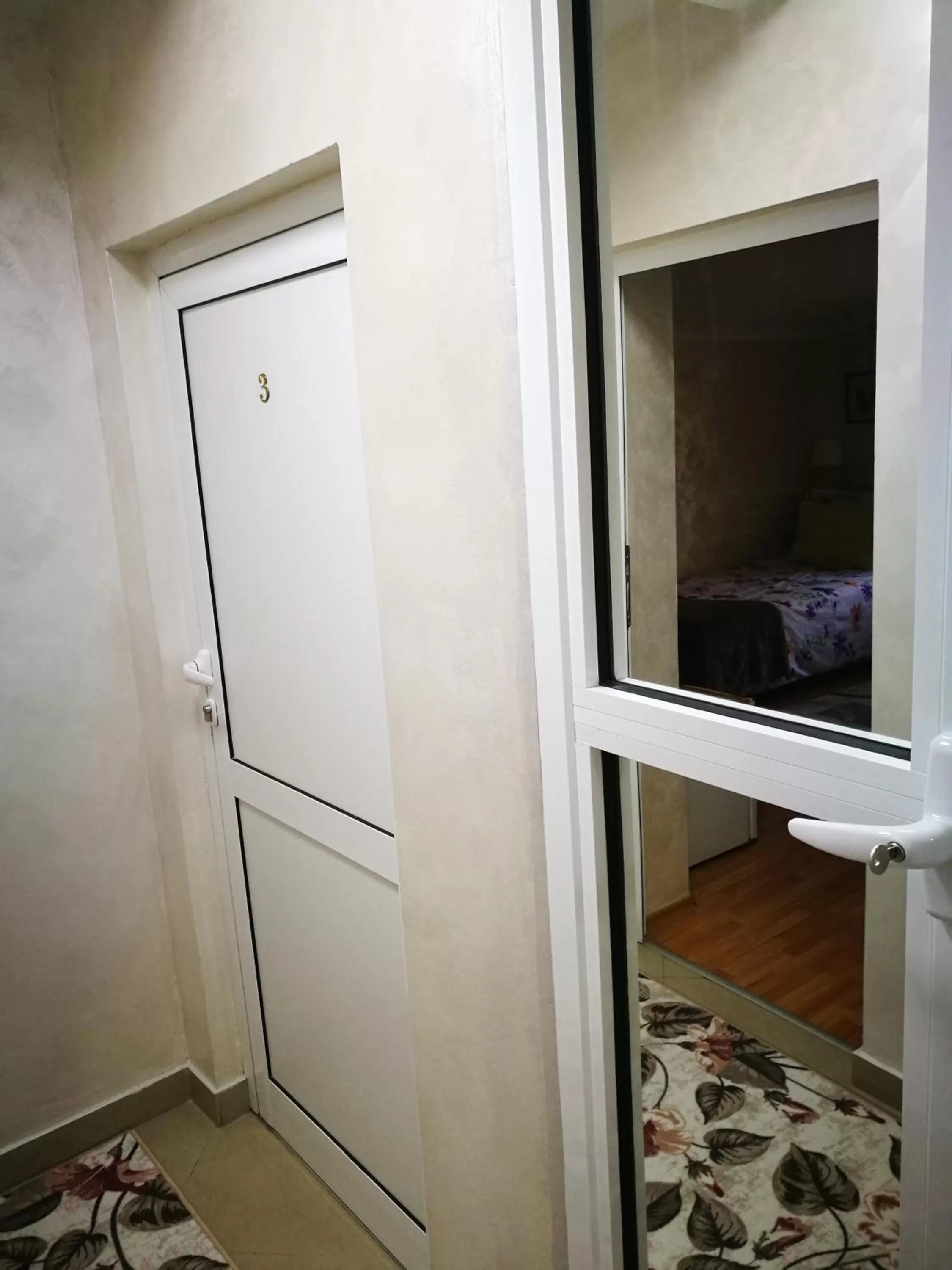 Photo of the whole room in Hotel Paradise