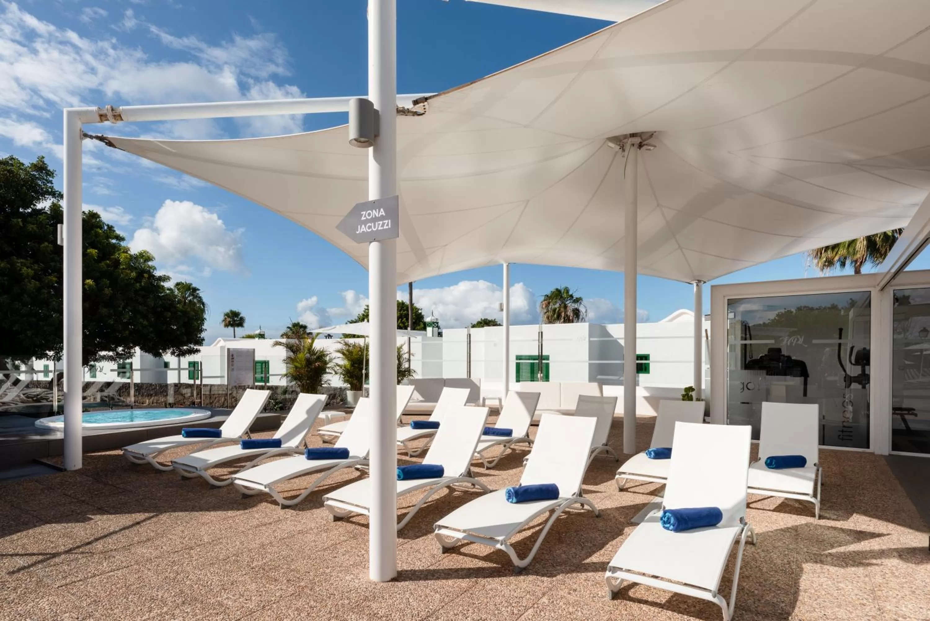 Area and facilities in Hyde Park Lane