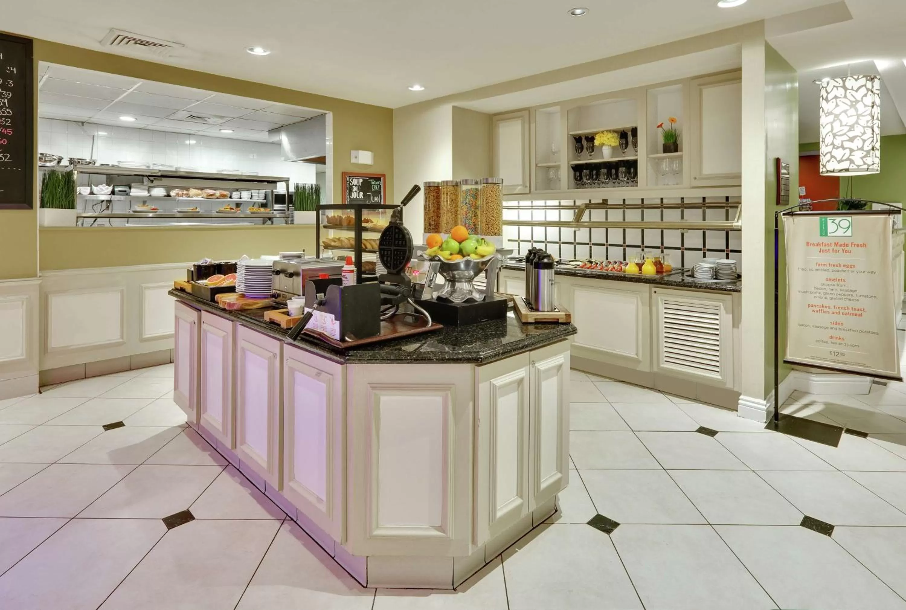 Breakfast in Hilton Garden Inn San Diego Del Mar