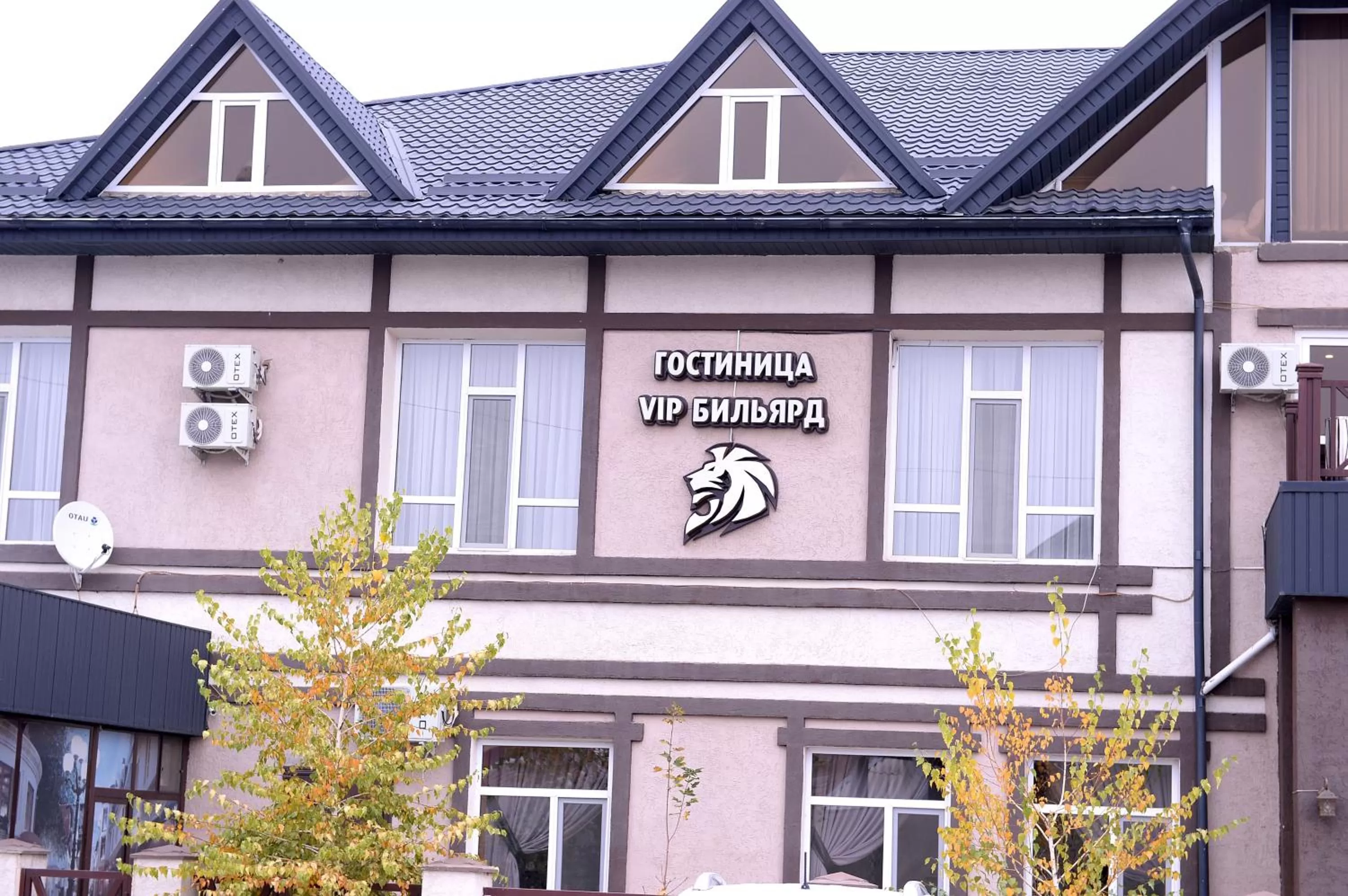 Facade/entrance in Pride Hotel