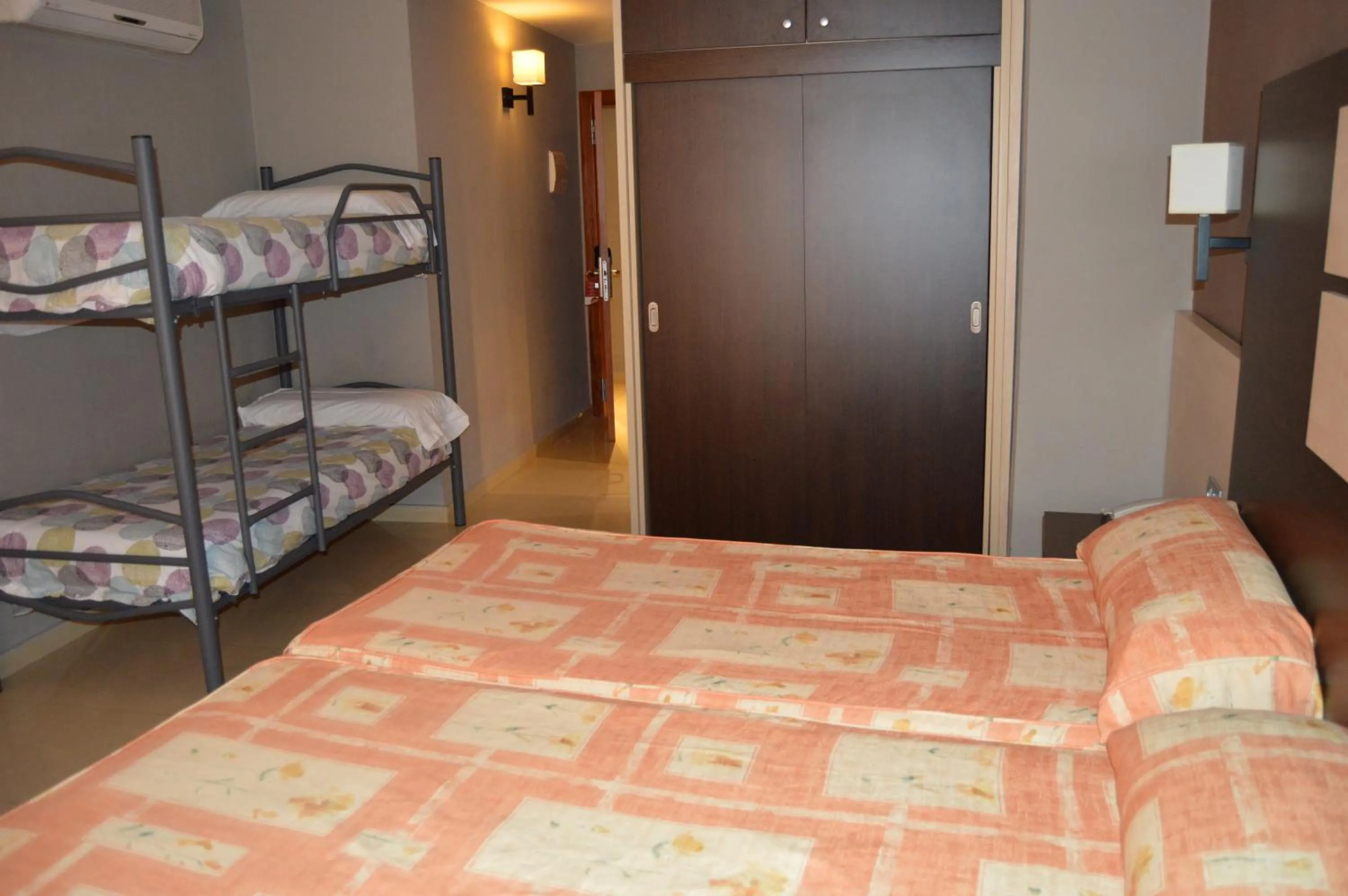 Bed in Hotel Ciutadella