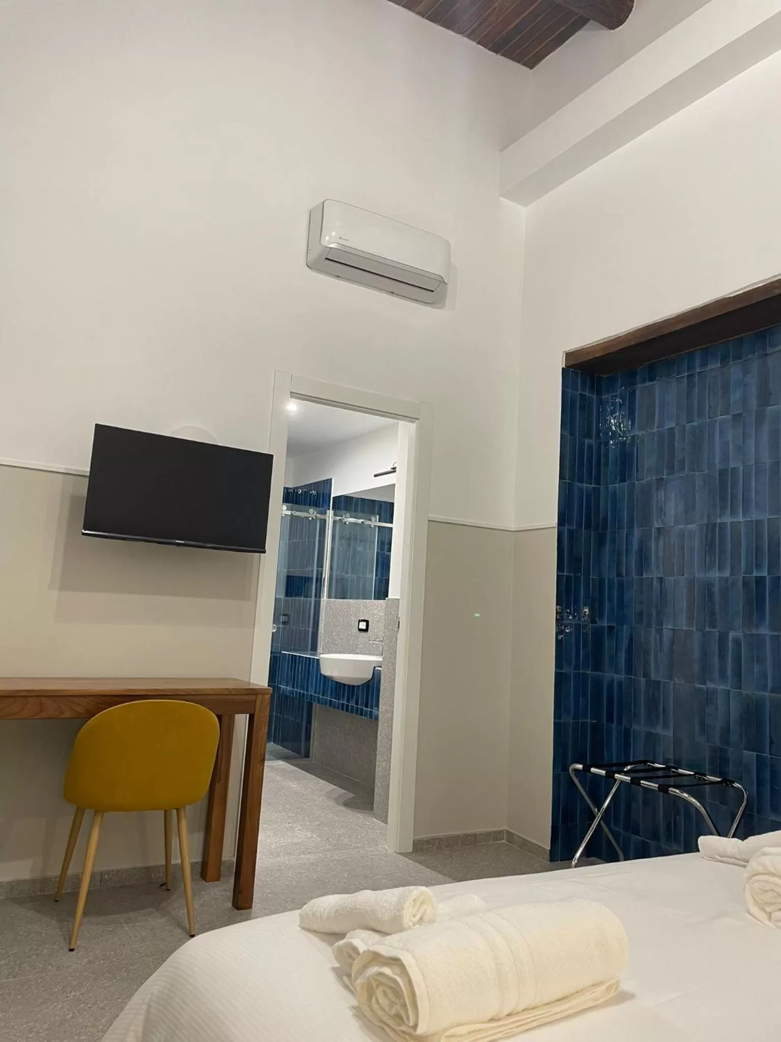 TV and multimedia, TV/Entertainment Center in La Suite del Centro Storico