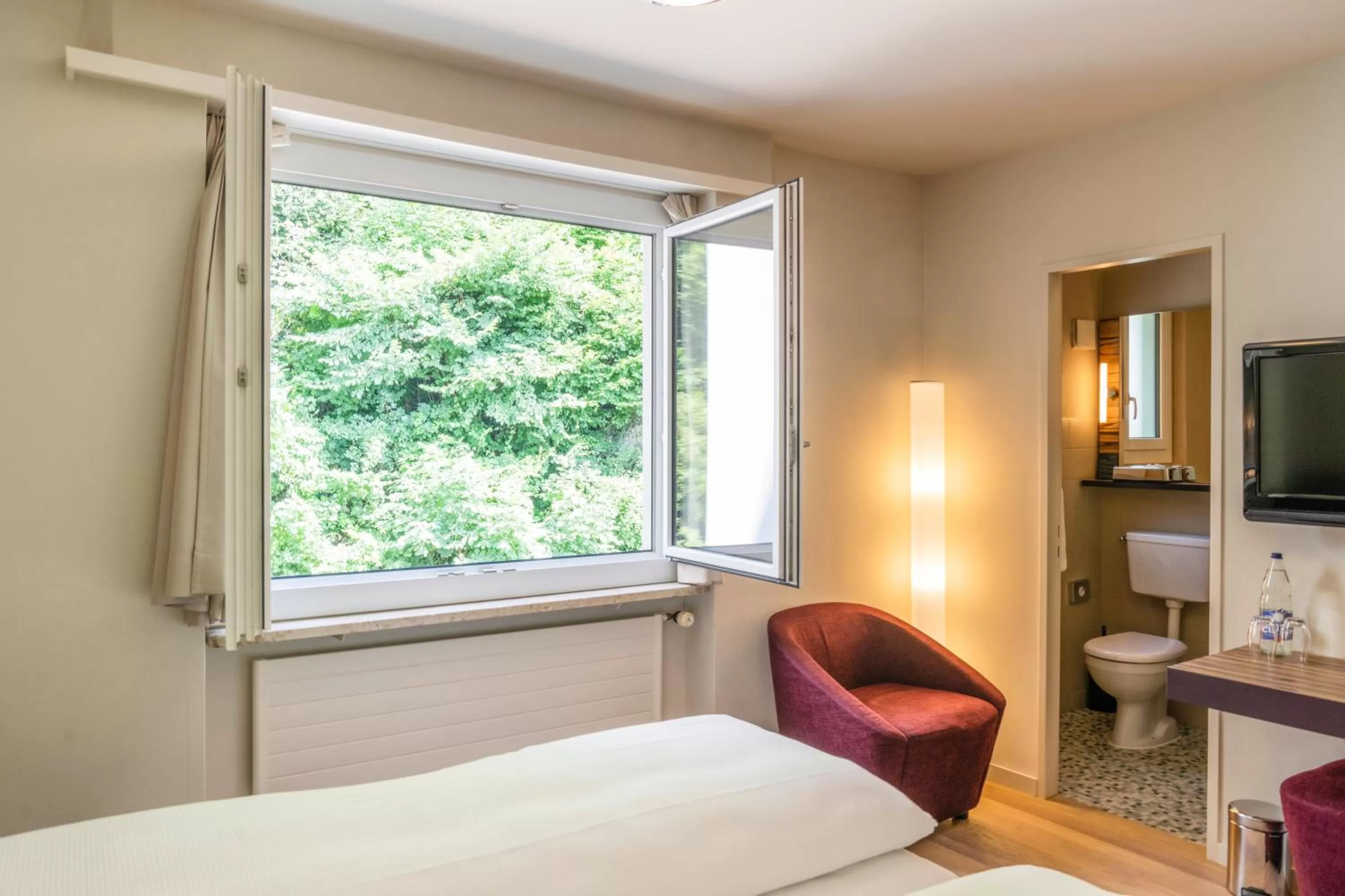 Photo of the whole room, Bed in Hotel Seeburg