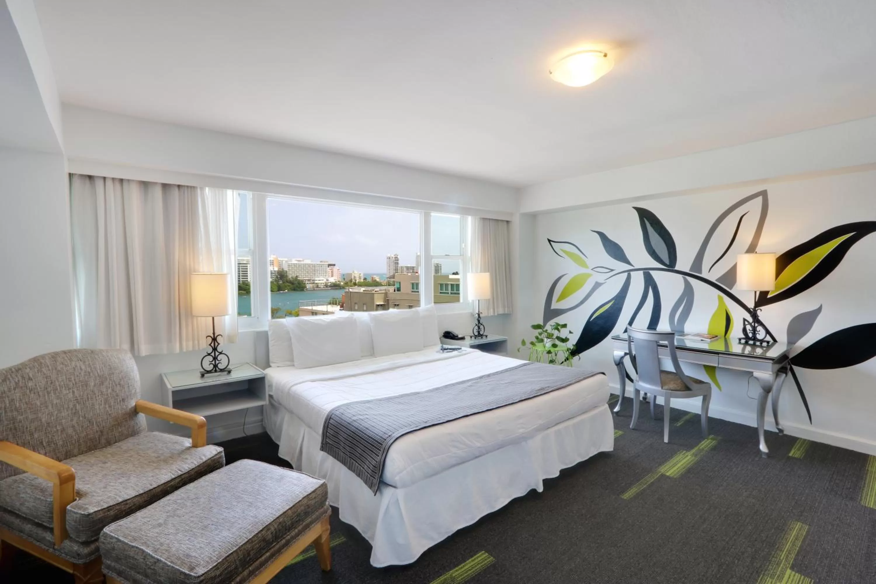 View (from property/room), Bed in Hotel Miramar