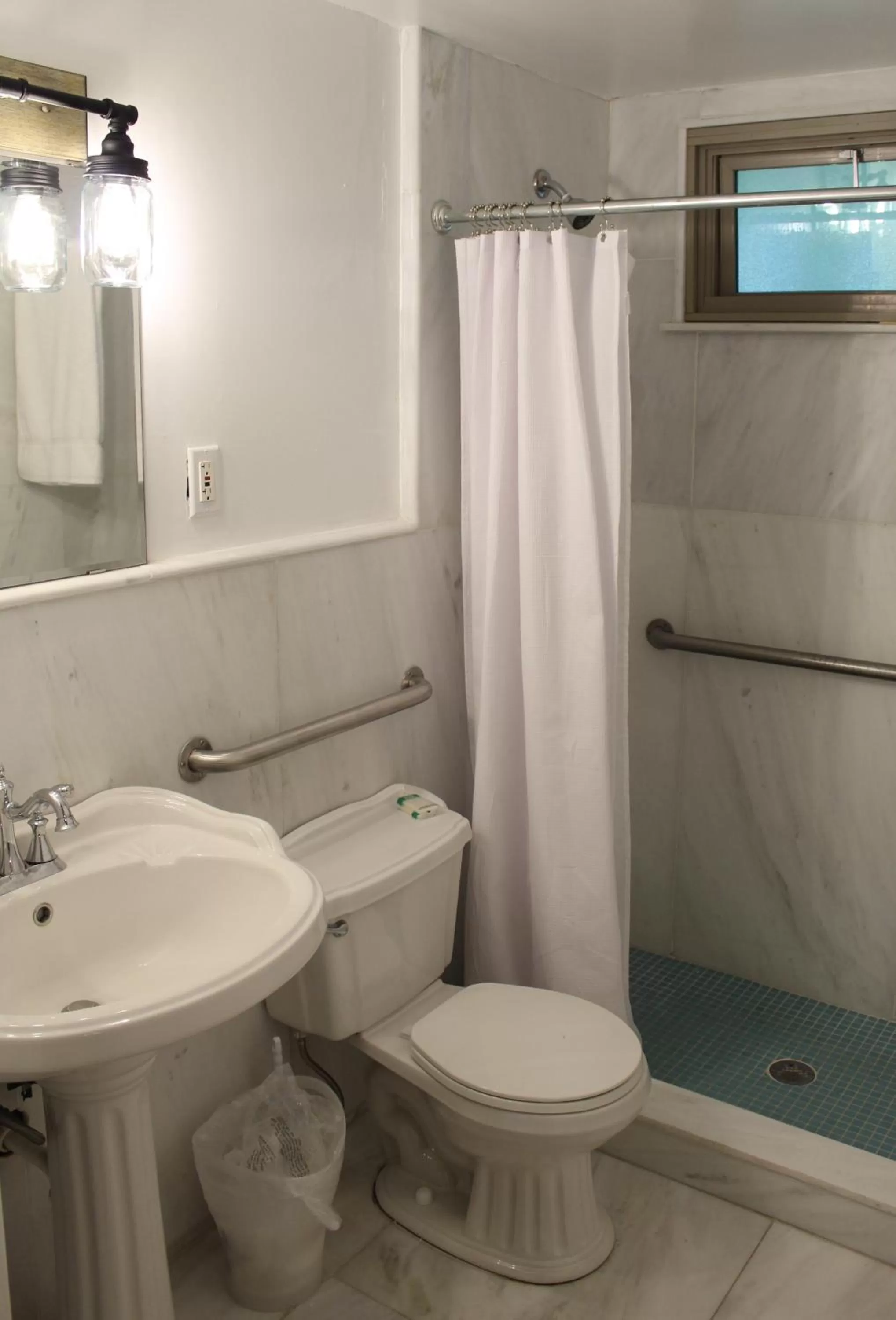 Catskill Seasons Inn