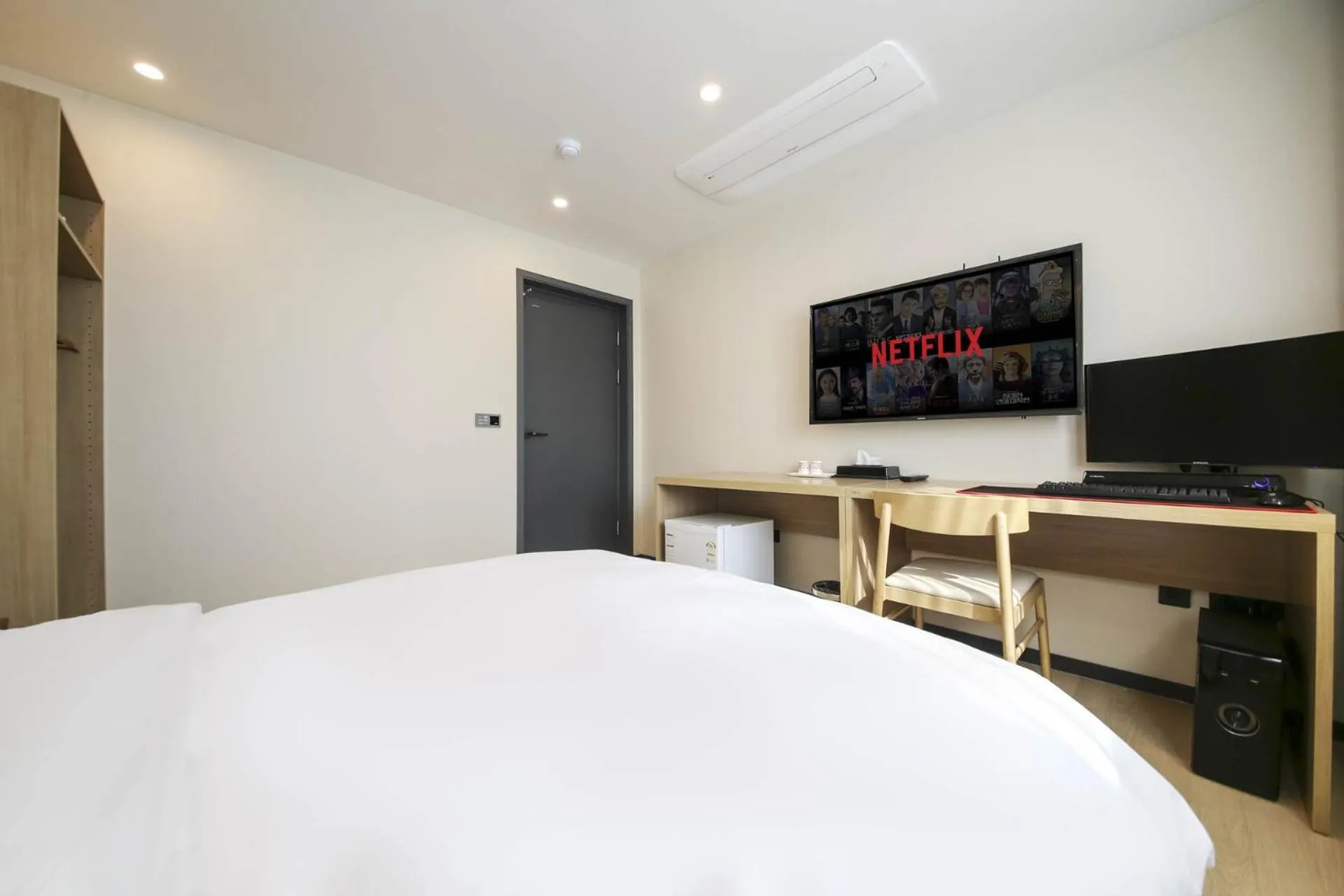 Bed in Benikea hotel