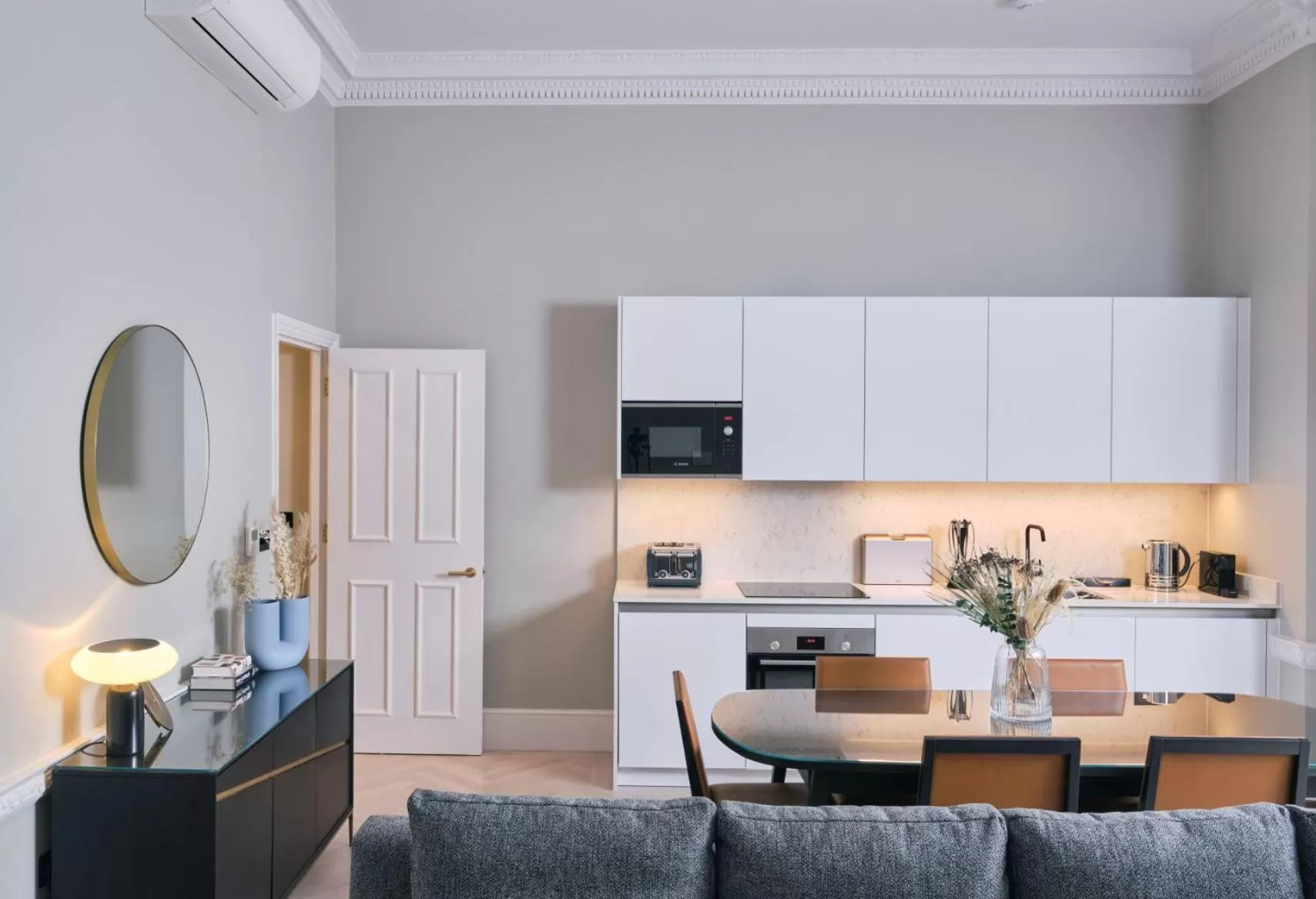Kitchen or kitchenette in 11 Cadogan Gardens and The Apartments by Iconic Luxury Hotels