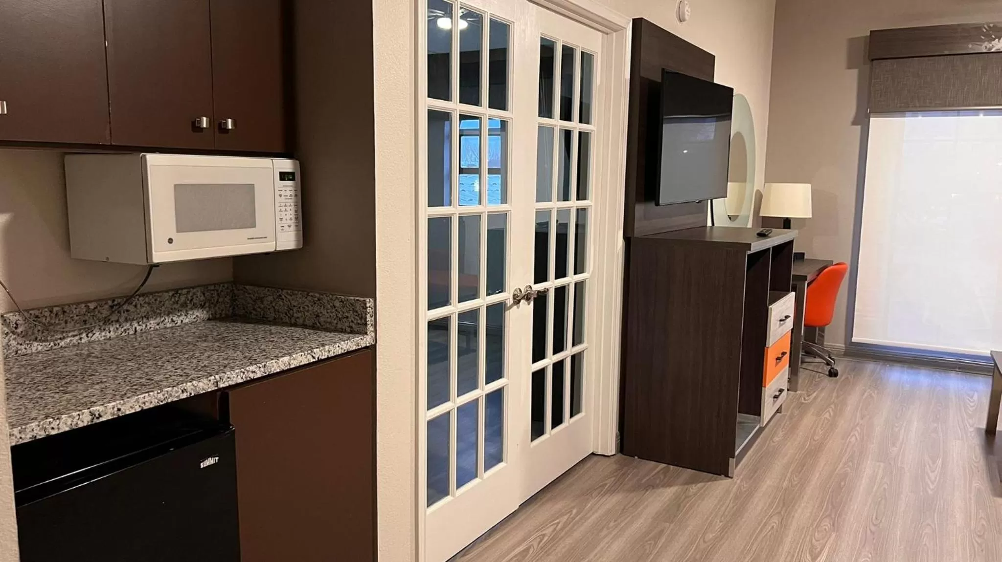 Kitchen or kitchenette in La Quinta Inn Lexington-Horse Park