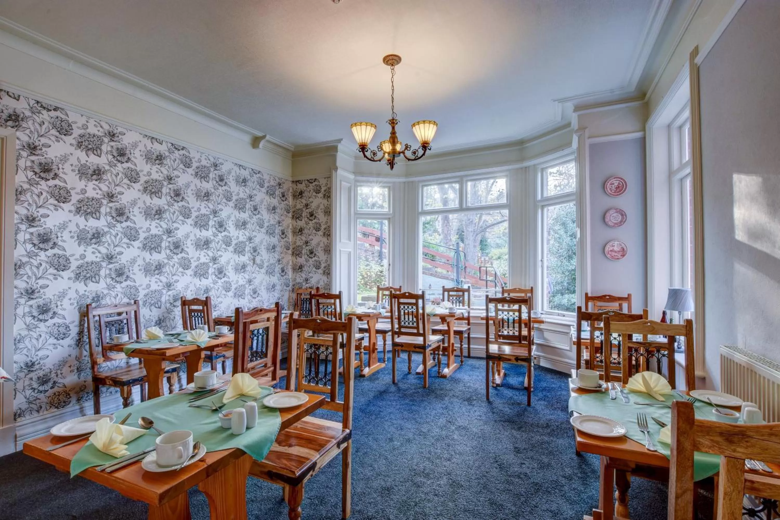 Restaurant/Places to Eat in The Grove