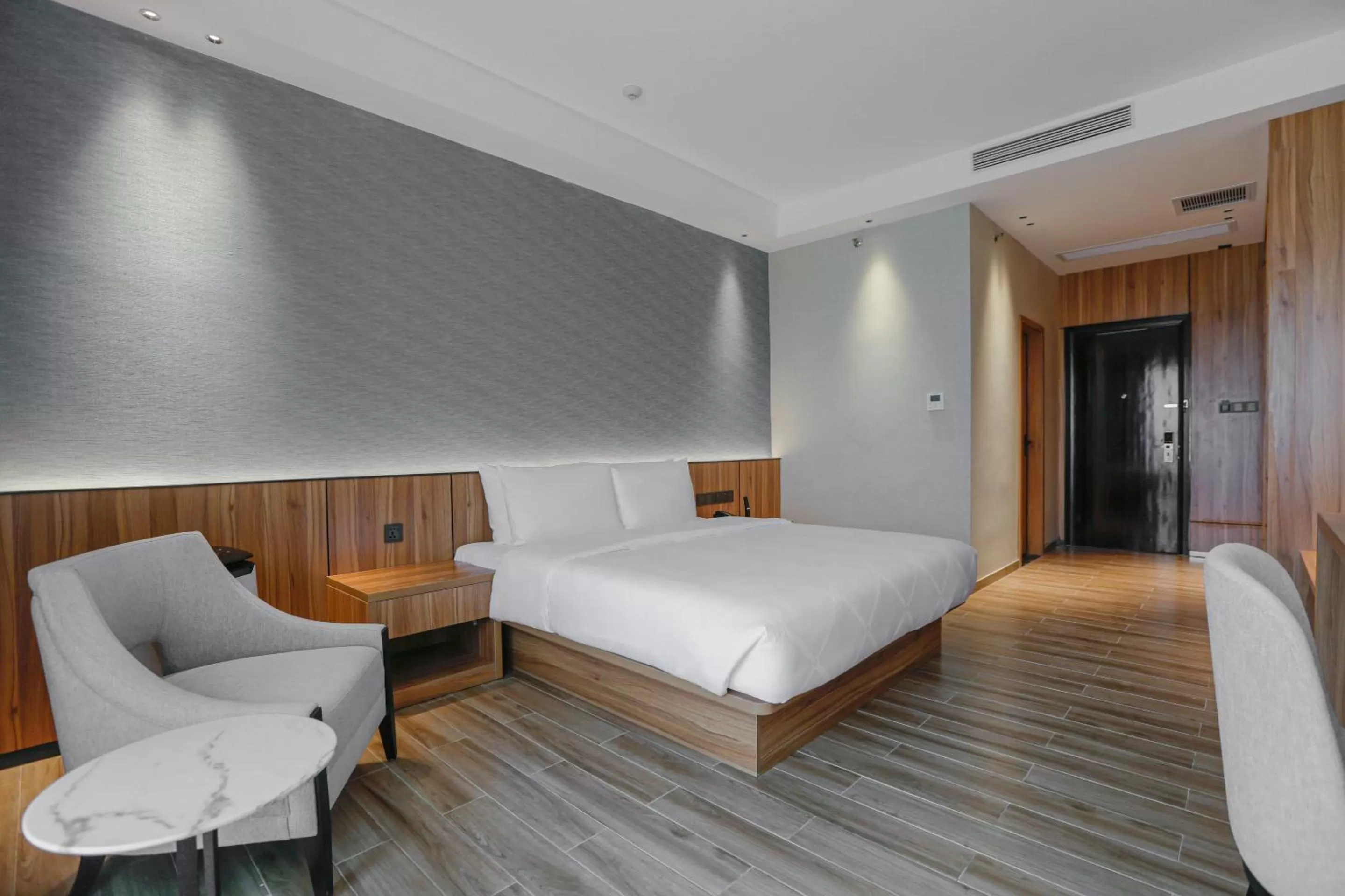 Deluxe Double Room in Hotel Casiana Managed by Enderun Hotels