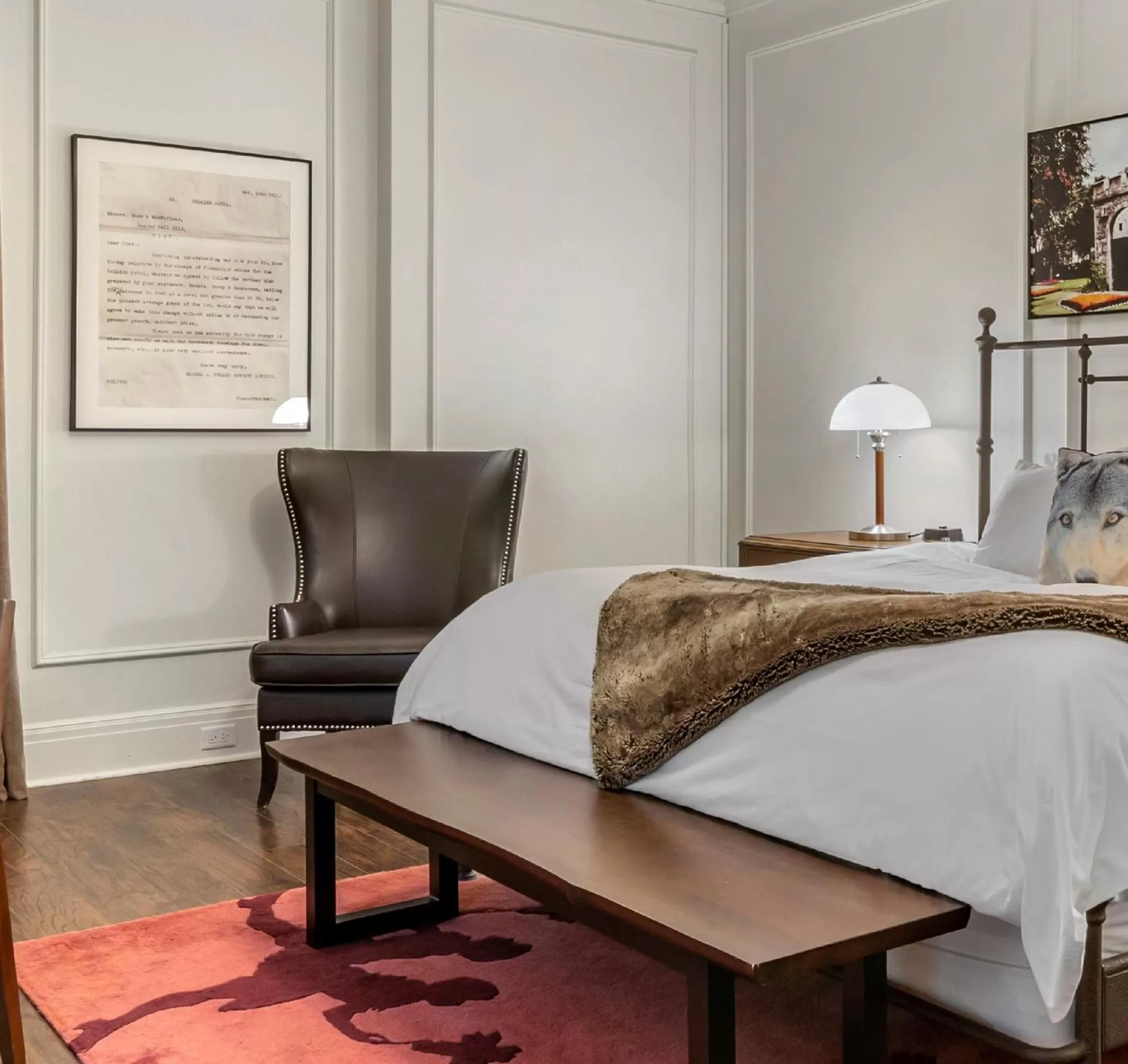 Seating area, Bed in The Fort Garry Hotel, Spa and Conference Centre, an Ascend Collection Hotel