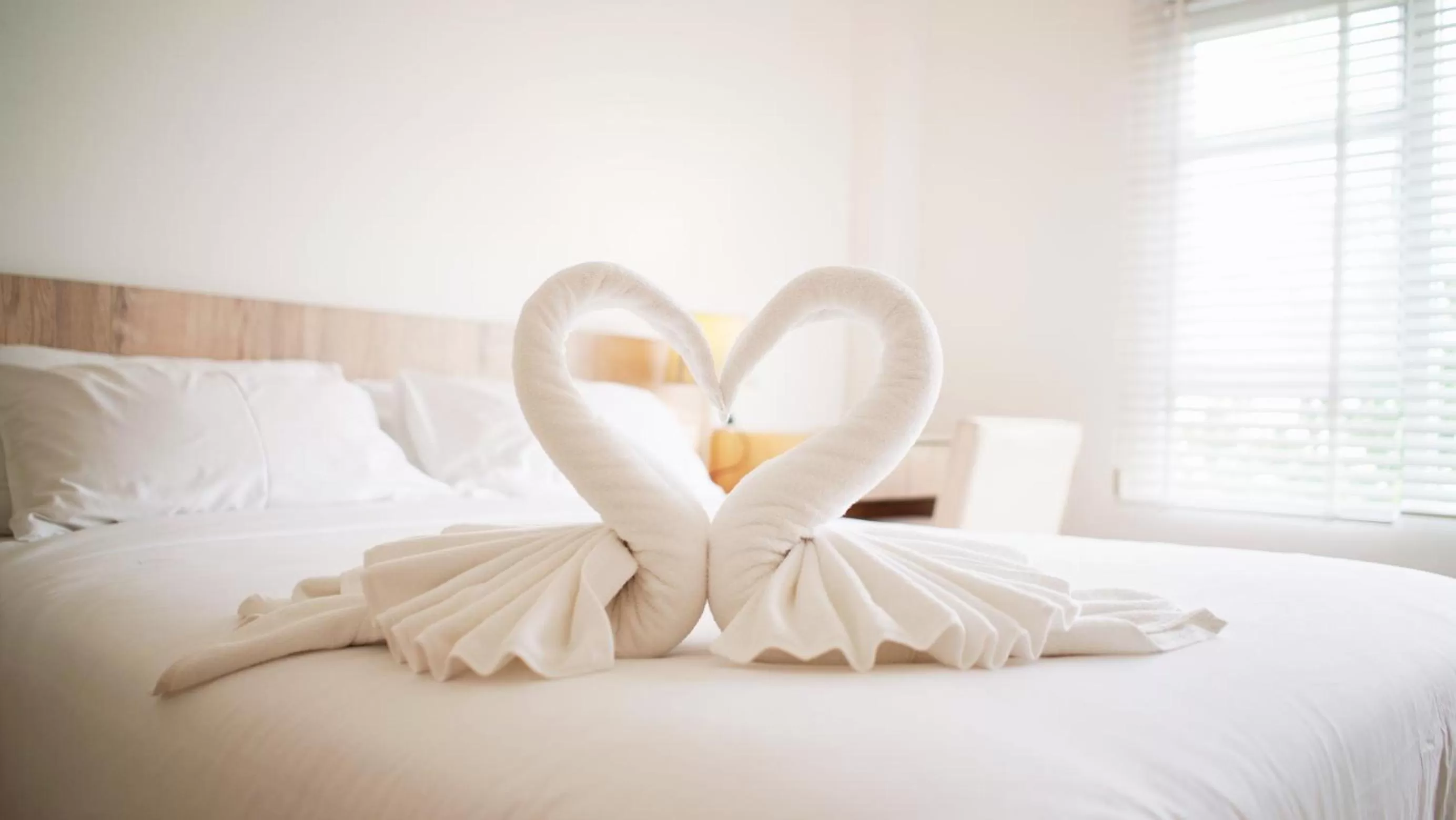 Photo of the whole room, Bed in The White Garden Premier Saraburi