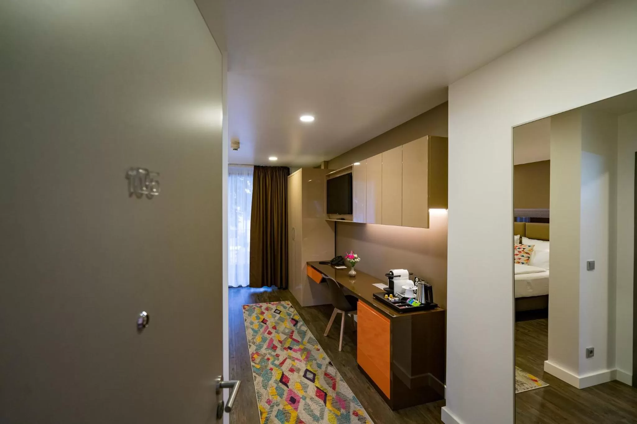 Photo of the whole room, Bed in Hotel Kreis Residenz München