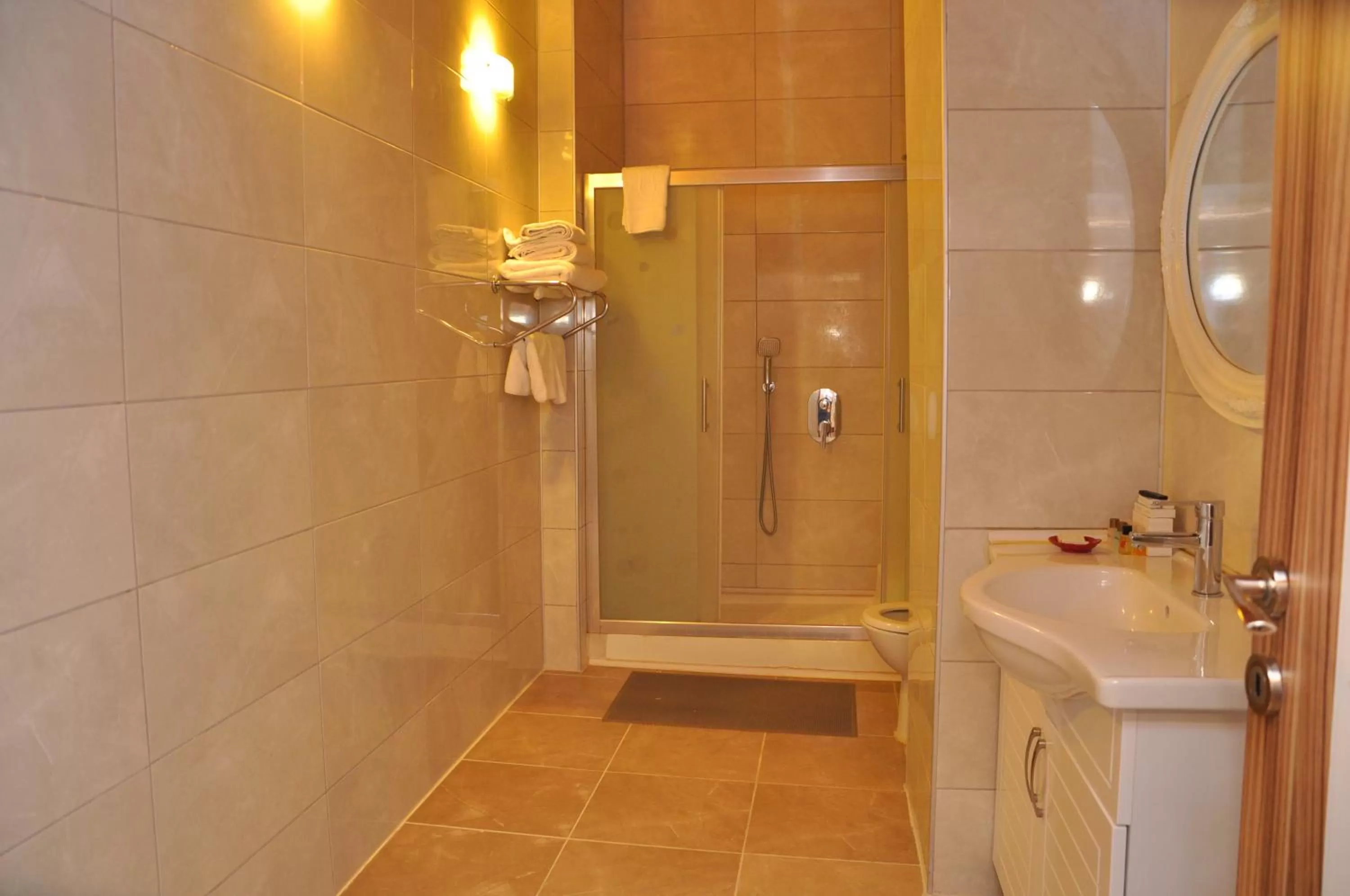 Bathroom in Helen Troya Hotel Geyikli