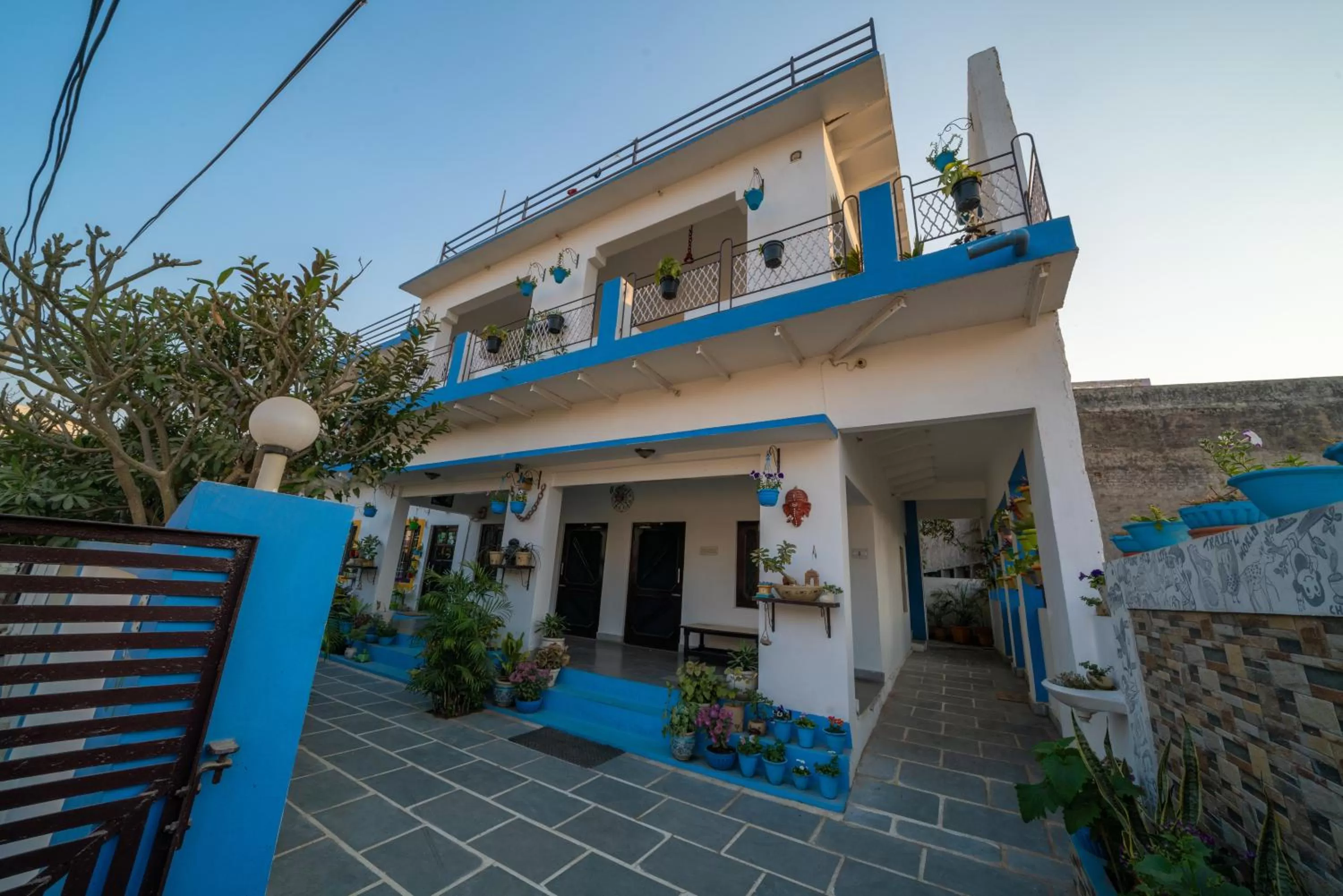 Property Building in Iora Guest House