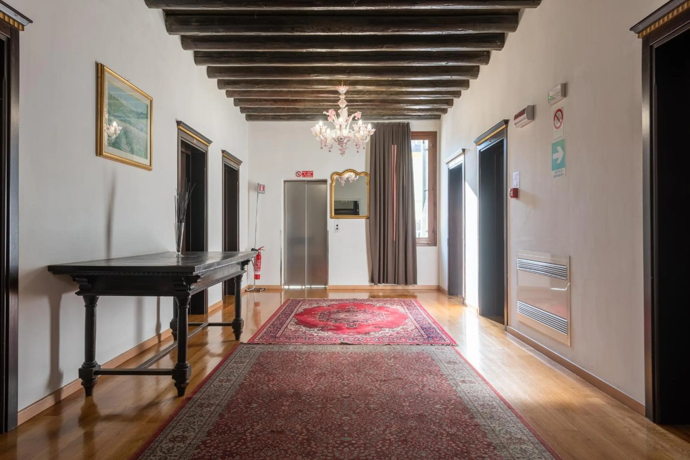 Seating area, Bed in Hotel Trieste