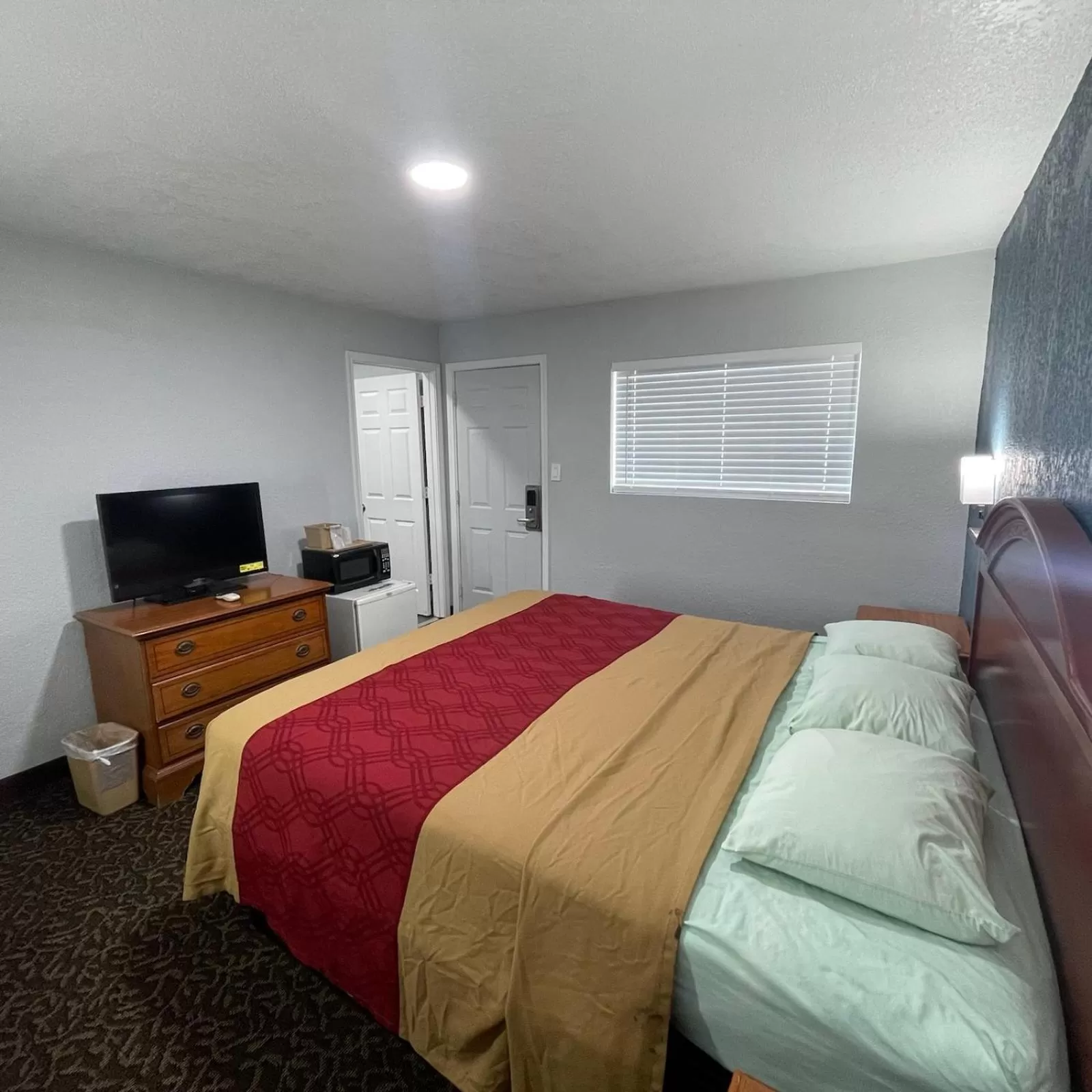 Bed in Budget Inn Madill