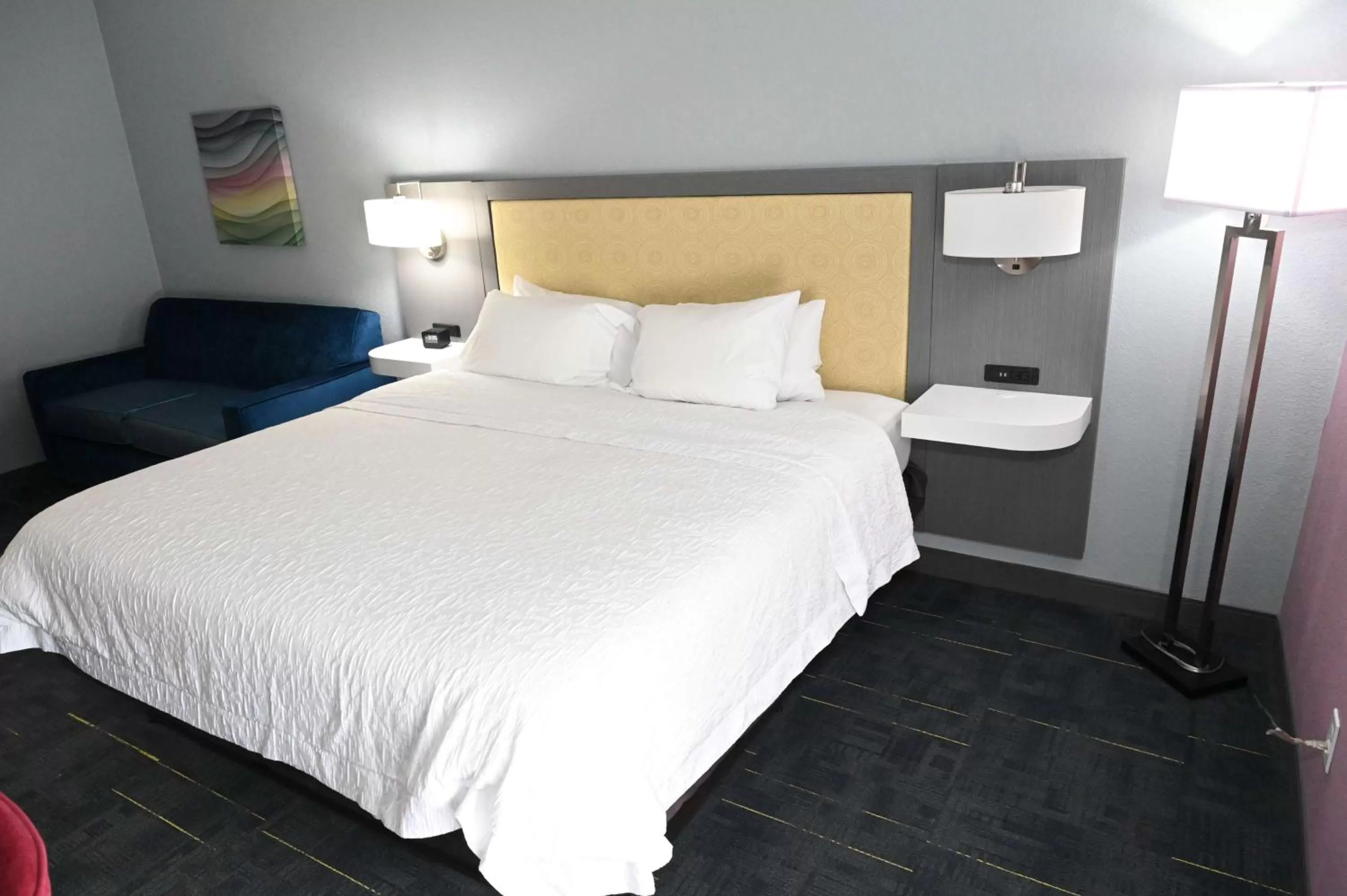 Living room, Bed in Hampton Inn Valdosta/Lake Park Area