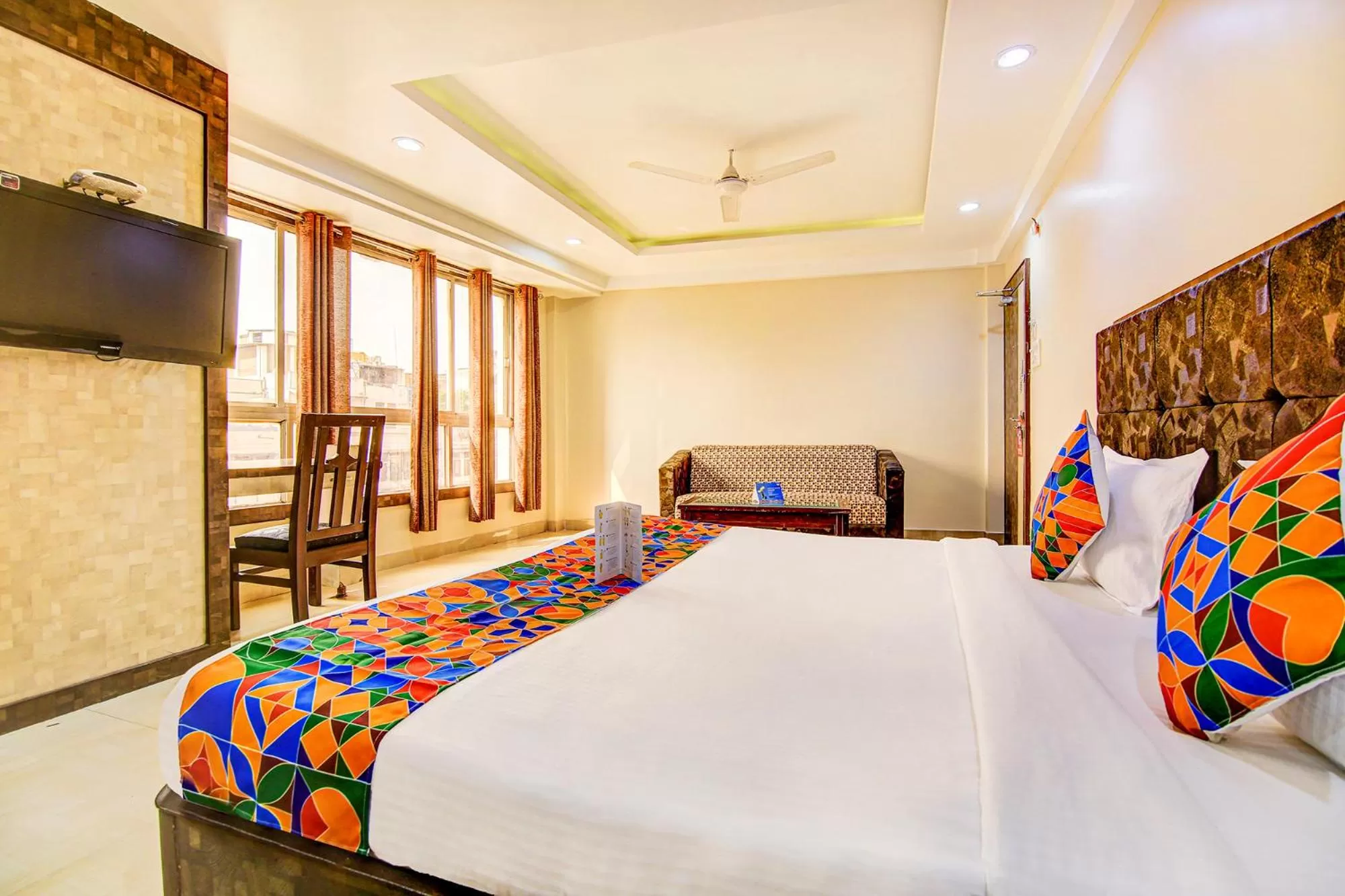 Bedroom, Bed in Via CT Palace