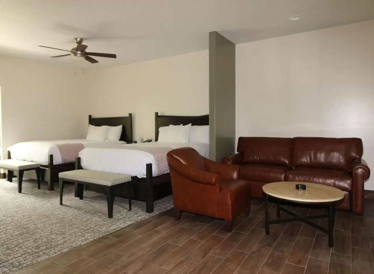 Deluxe Double Room with Balcony in Mount Princeton Hot Springs Resort Deluxe Double Room with Balcony in Mount Princeton Hot Springs Resort