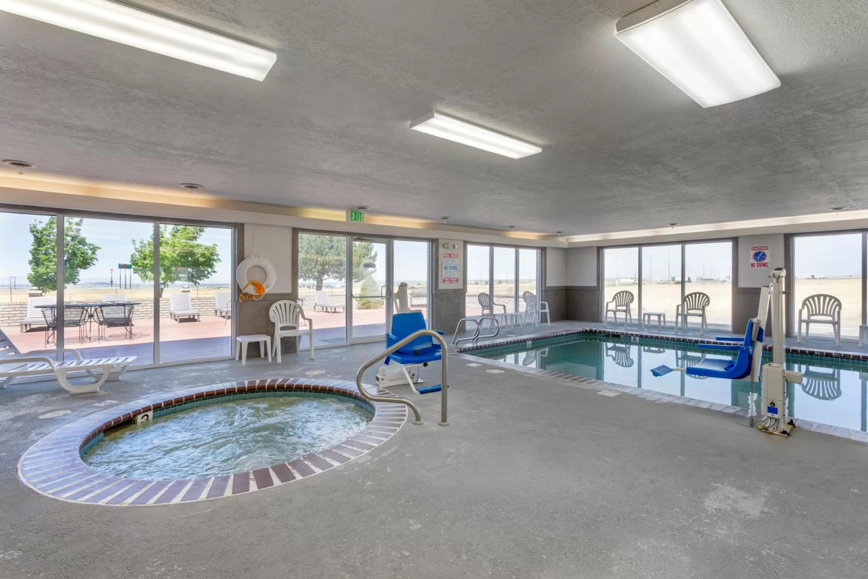 Swimming pool in Quality Inn & Suites Fillmore I-15
