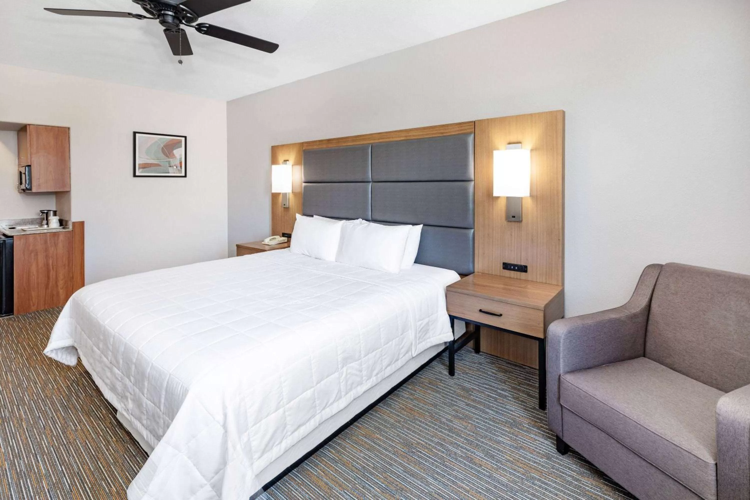 Photo of the whole room, Bed in Wingate by Wyndham Houston Bush Intercontinental Airport
