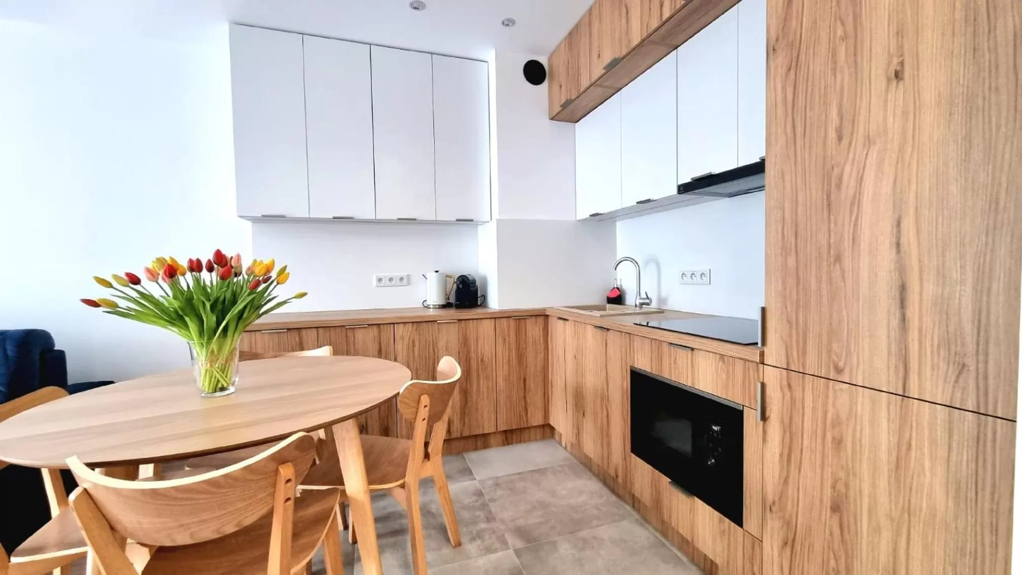 Coffee/tea facilities, Kitchen/Kitchenette in NOOK NOOK Apartments Bytkowska 103