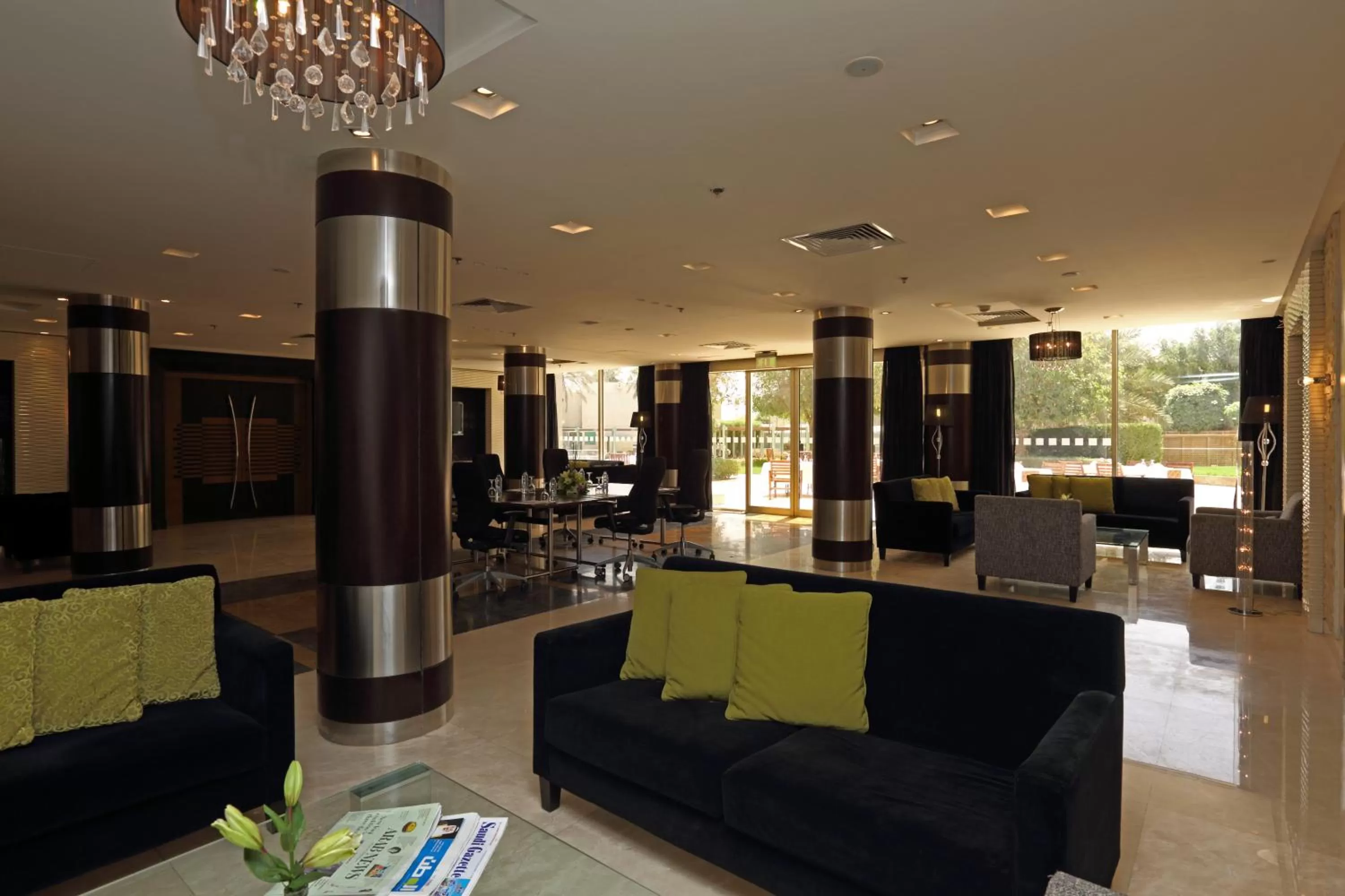 Lounge or bar in Holiday Inn Riyadh Izdihar by IHG