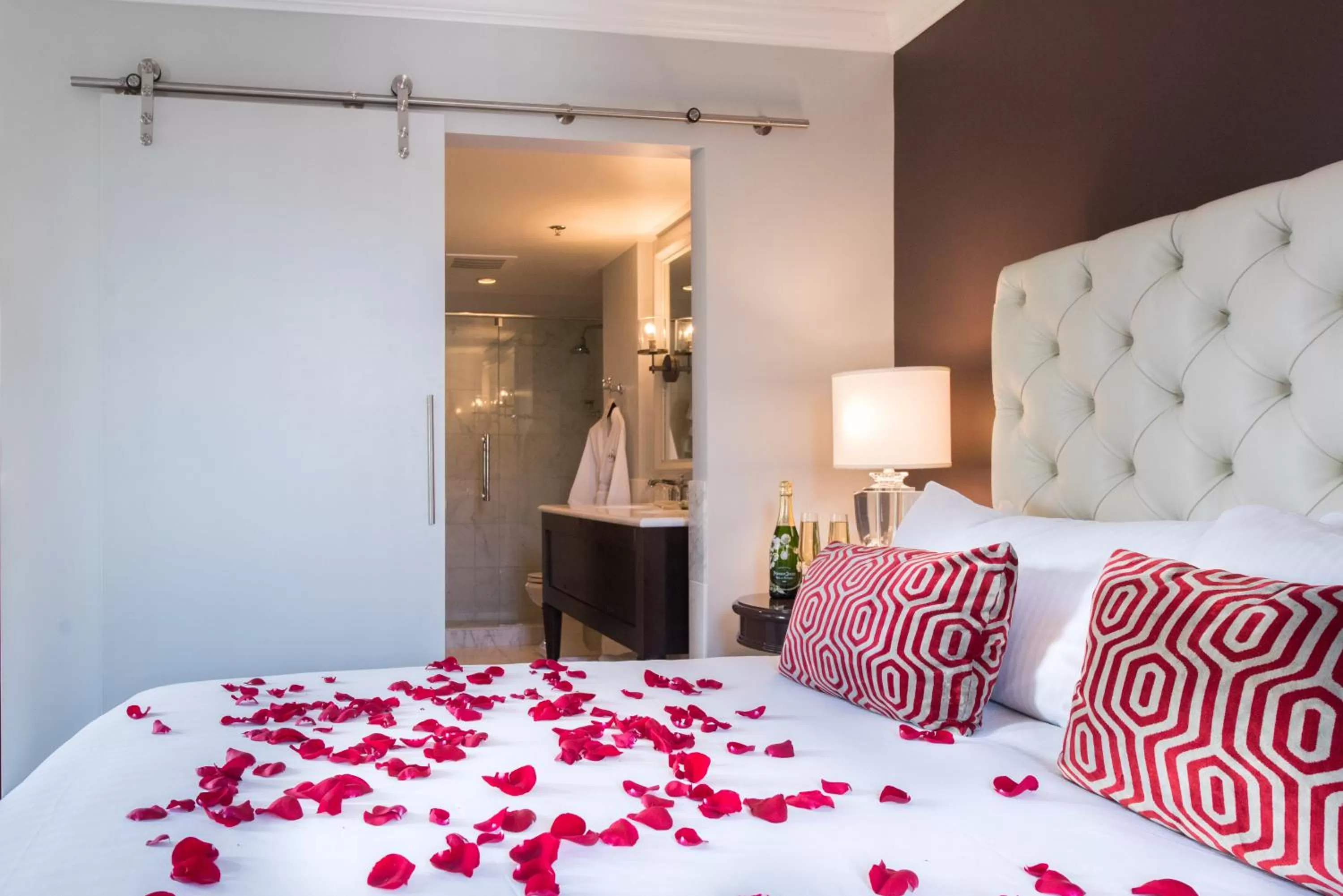 Photo of the whole room, Bed in The Graham Georgetown