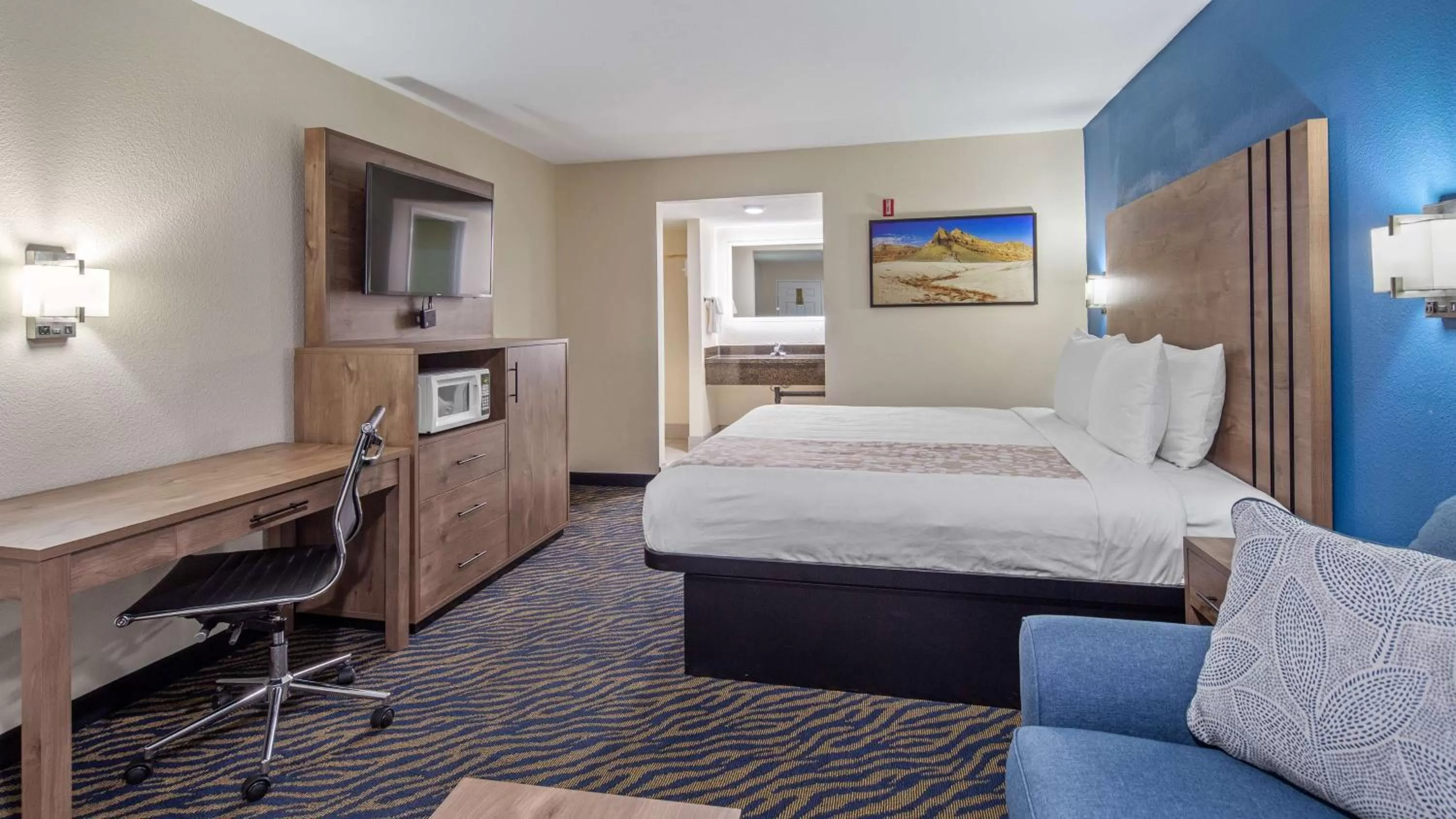Photo of the whole room, Bed in SureStay Plus Hotel by Best Western Hesperia