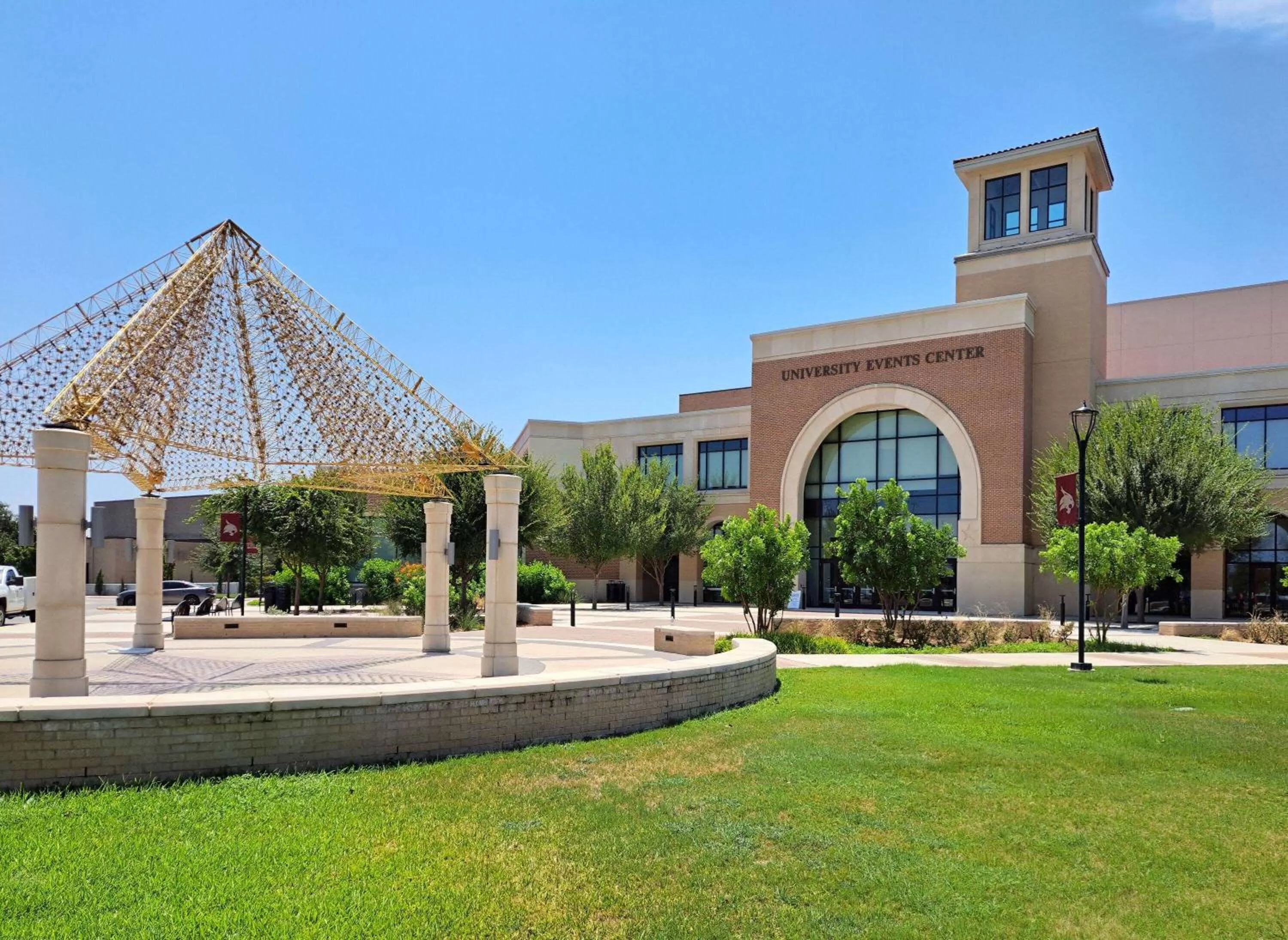 Nearby landmark in Howard Johnson by Wyndham San Marcos