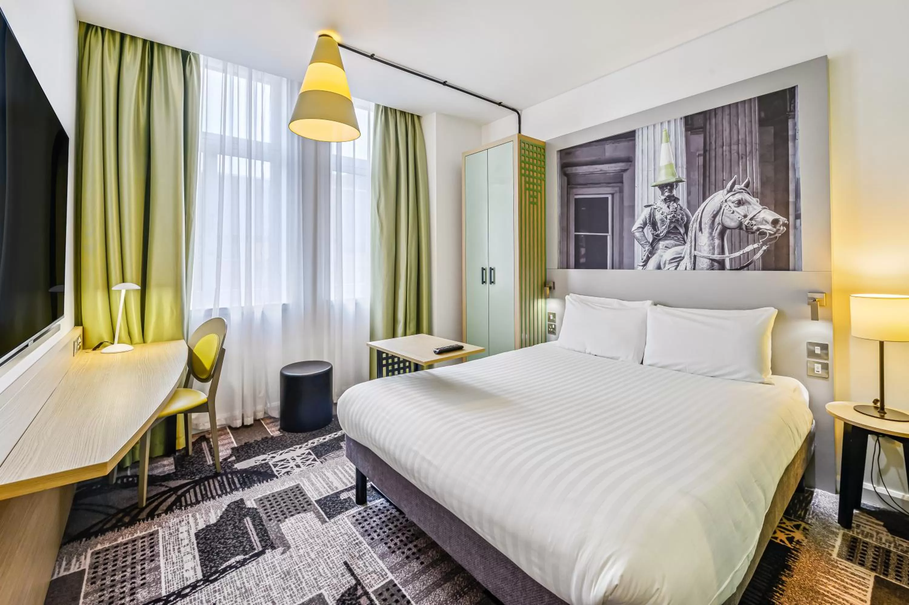 Bedroom, Bed in ibis Styles Glasgow Centre George Square