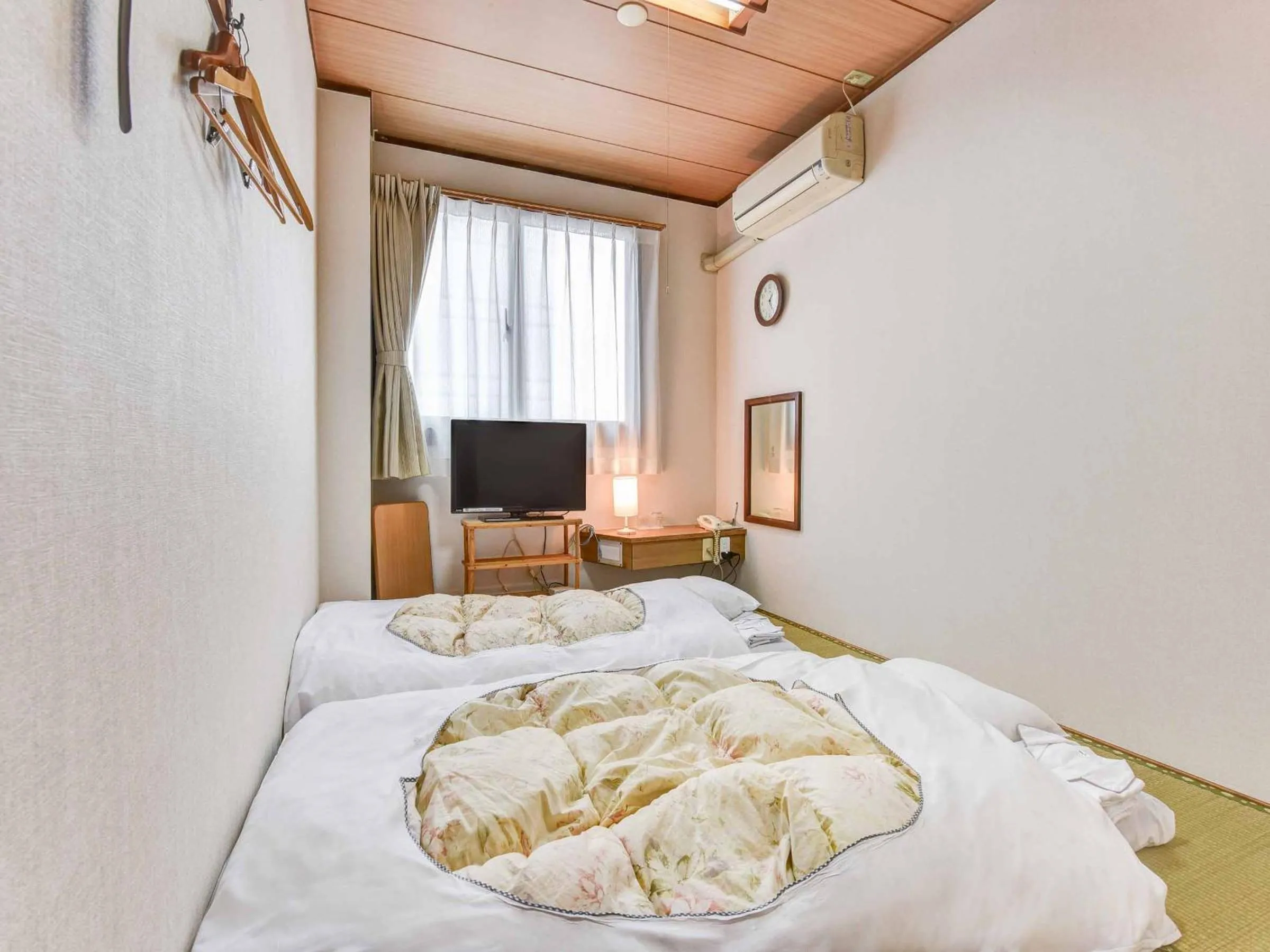 Photo of the whole room, Bed in Hotel Crane Tachibana