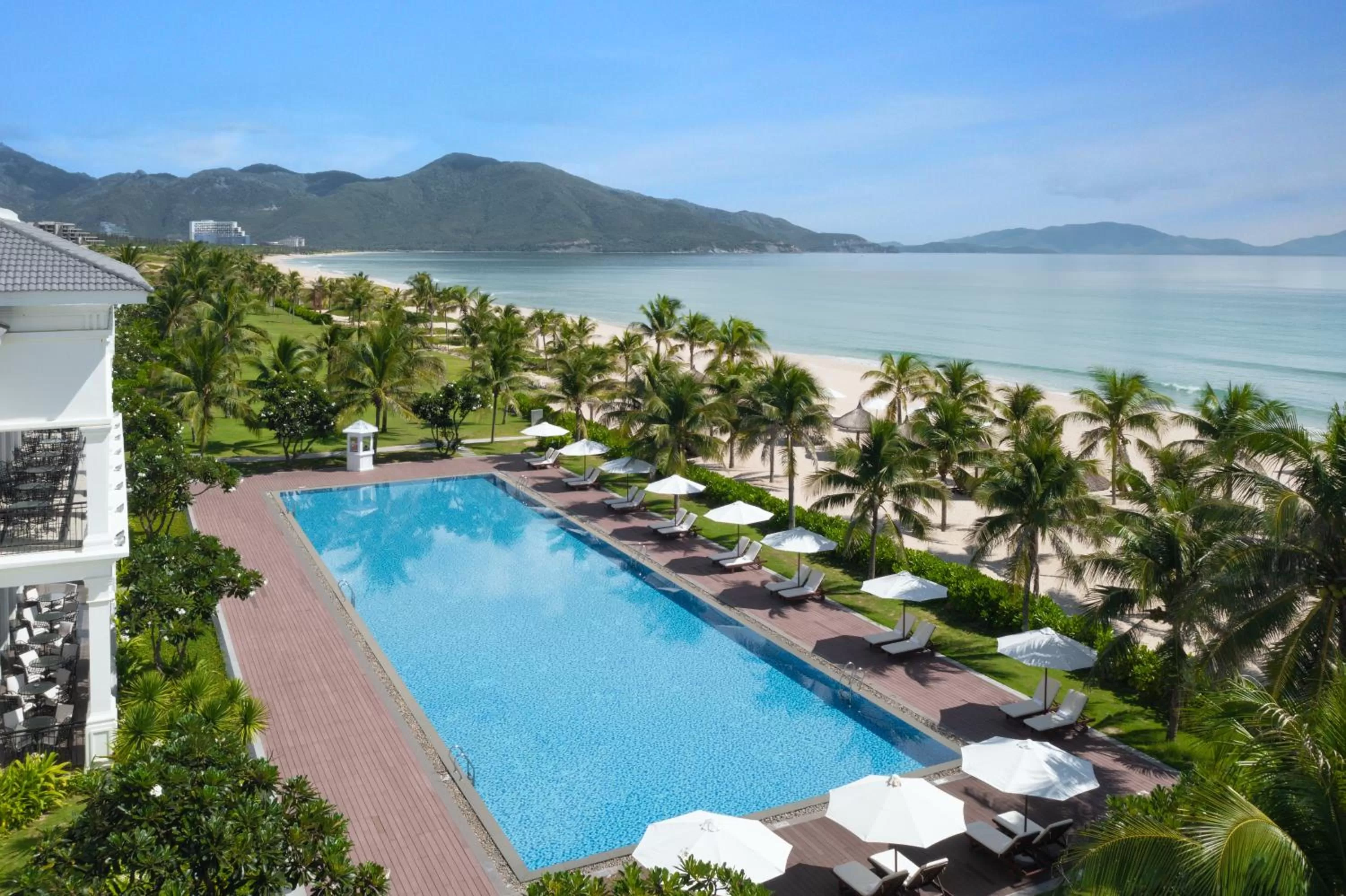 Swimming pool in Meliá Vinpearl Cam Ranh Beach Resort