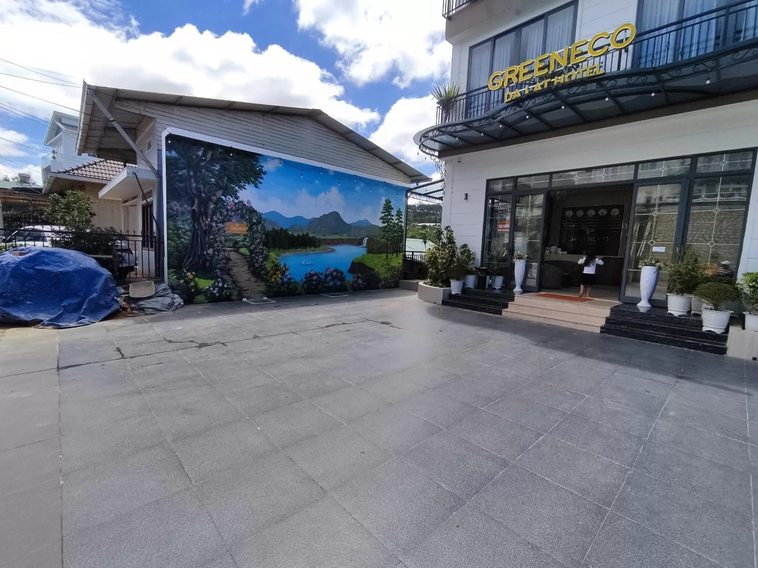 Parking in GREENECO DA LAT HOTEL - Khách sạn Green Eco Đà Lạt