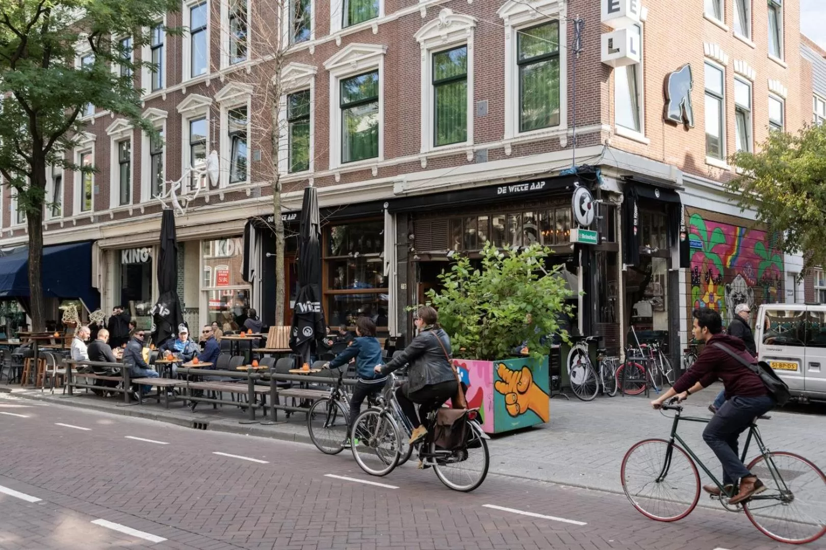 Restaurant/places to eat in the bellhop