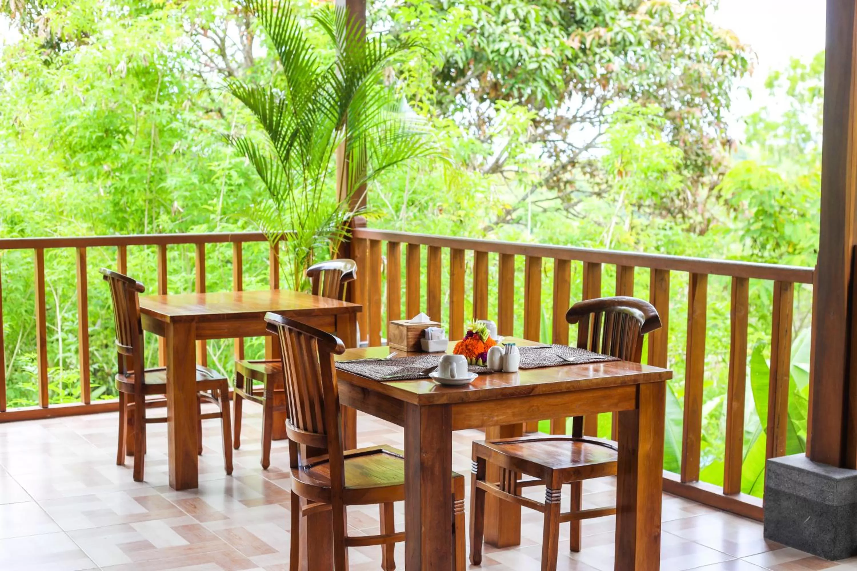 Restaurant/places to eat in BB Resort Villa and Spa