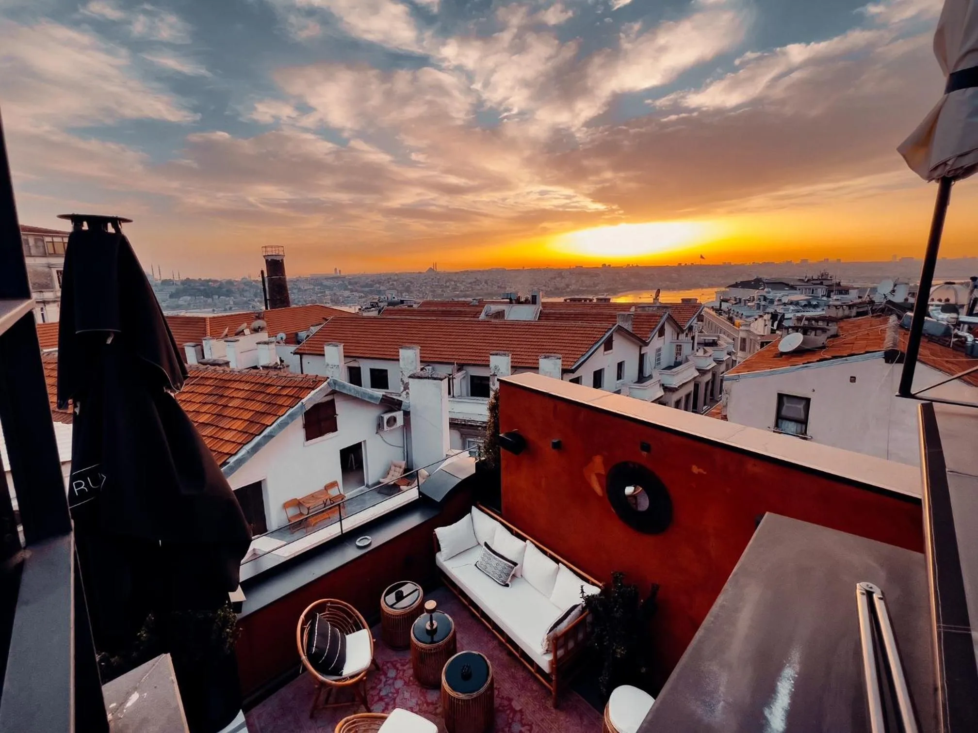 Restaurant/places to eat in RUZ Hotels