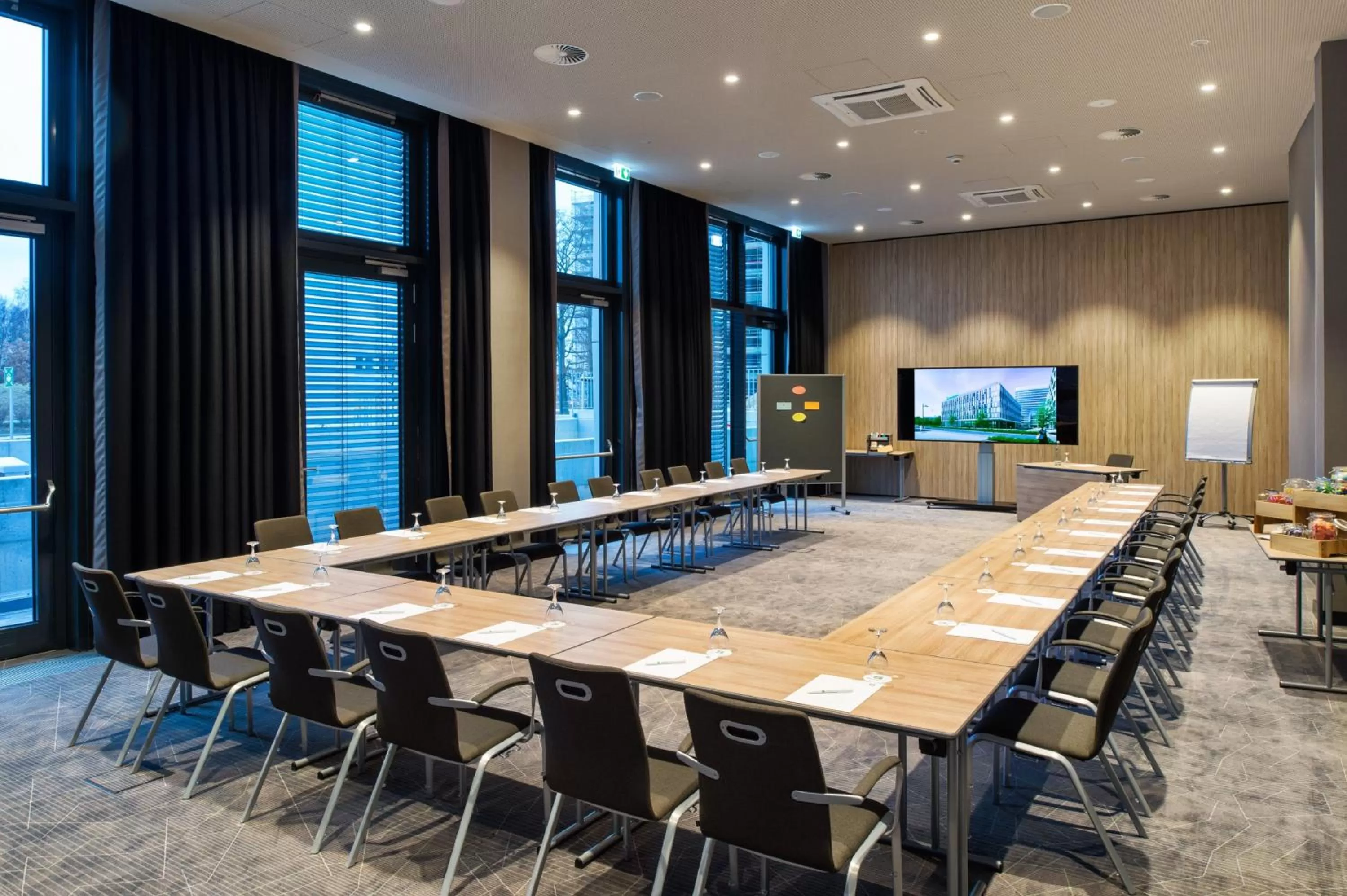 Meeting/conference room in Holiday Inn Frankfurt Airport by IHG