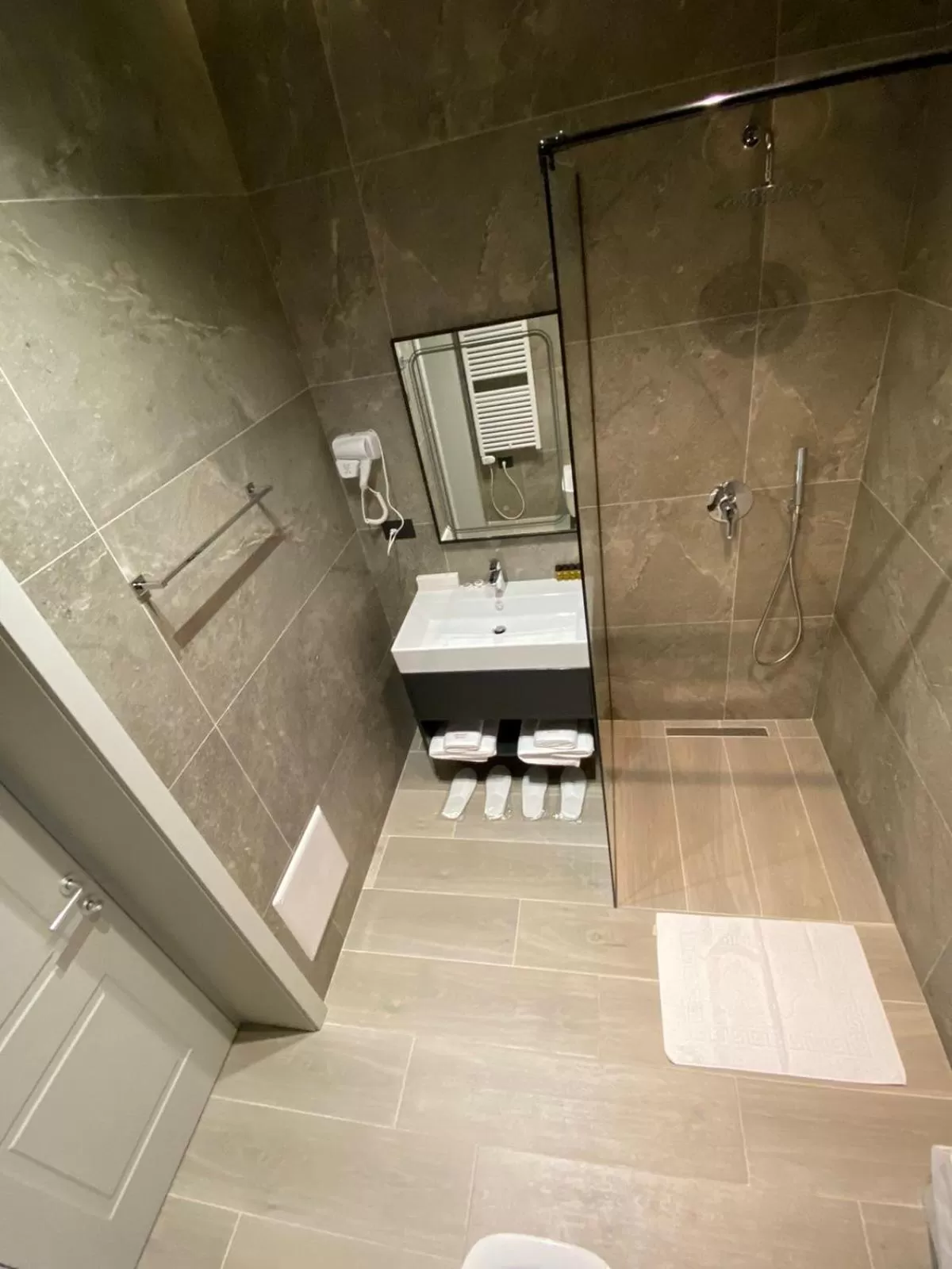 Toilet in Ardenica Boutique Hotel