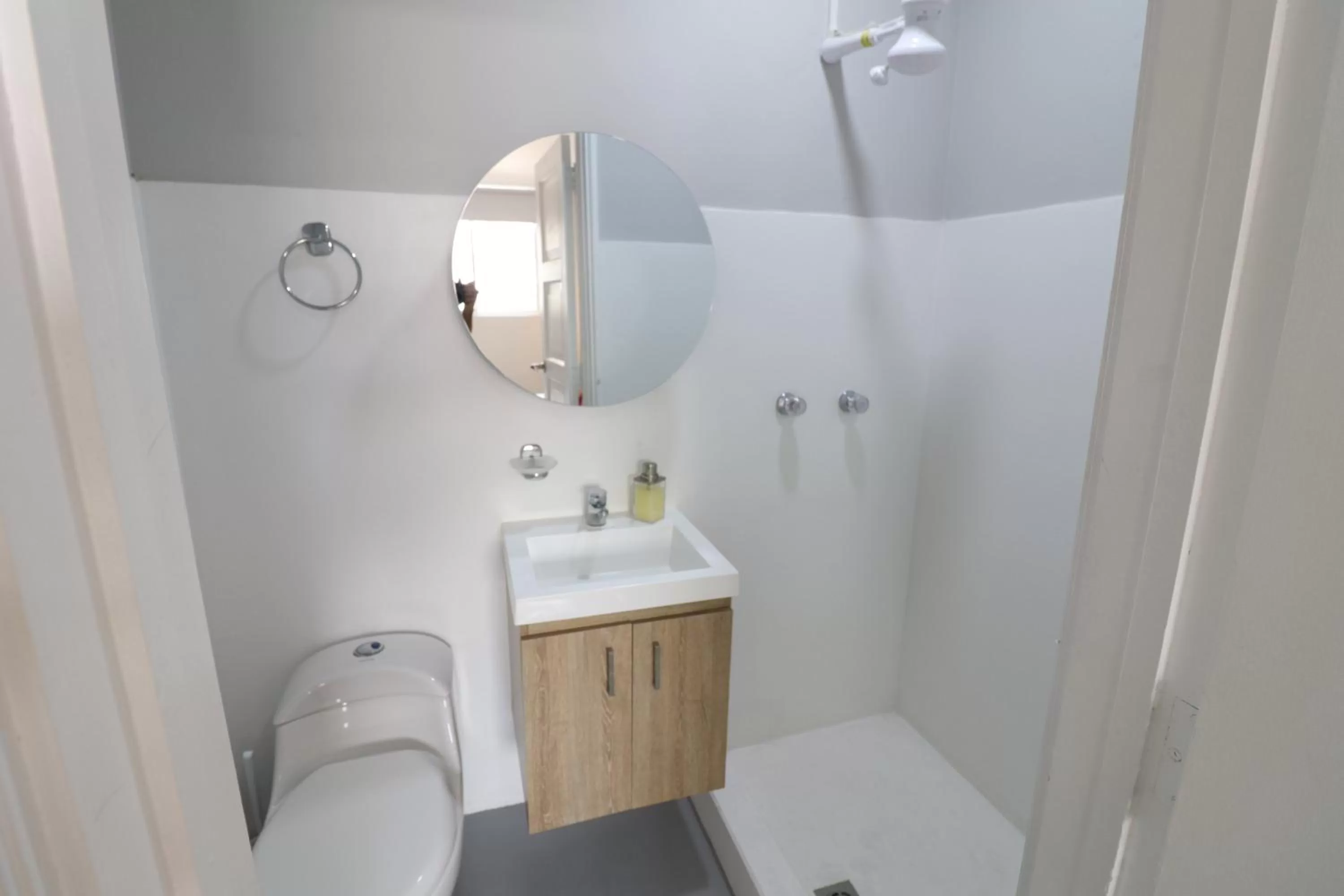 Bathroom in 554 Apartments