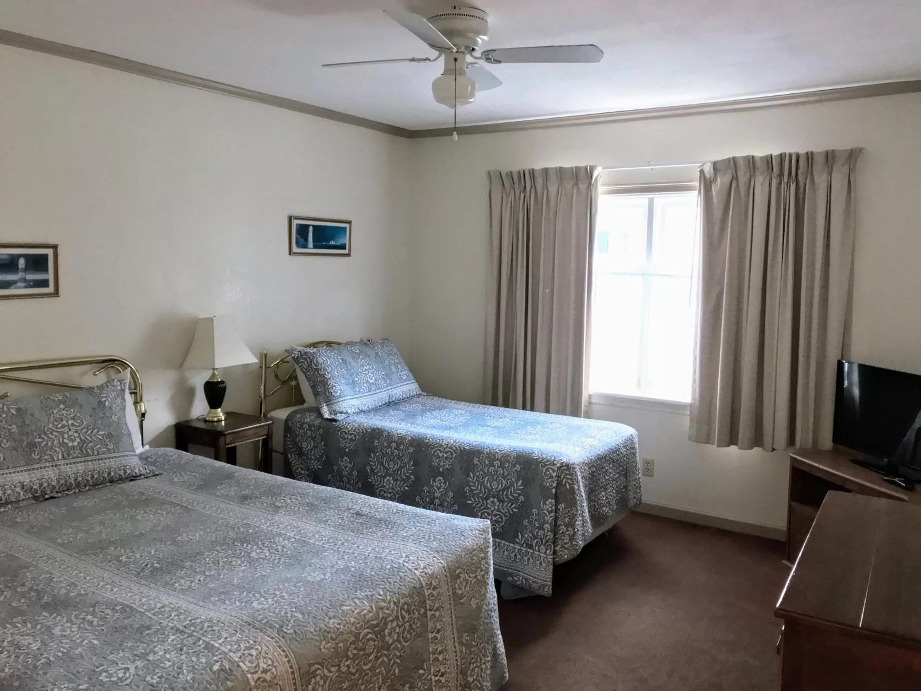 Bed in Lighthouse Inn