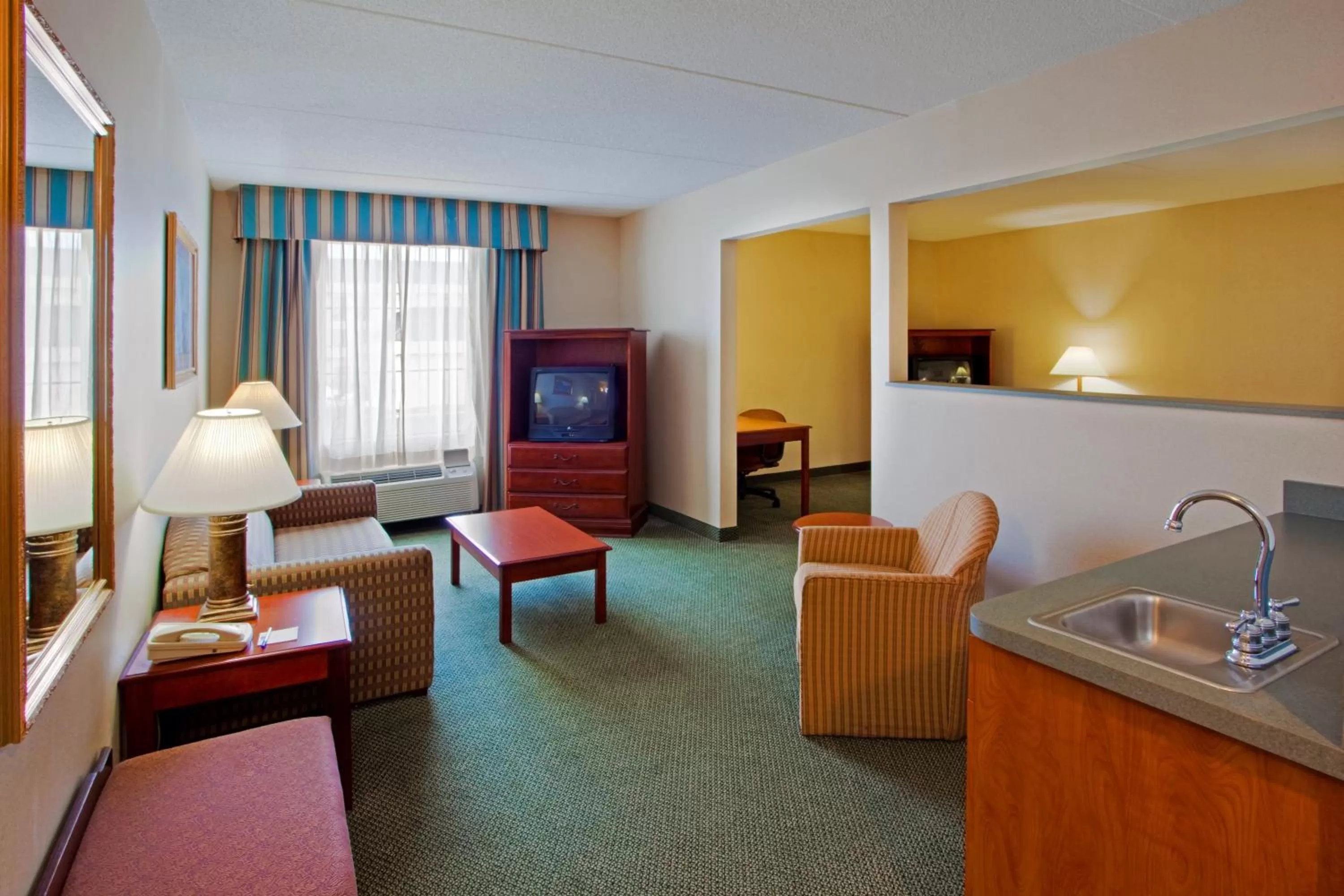 Photo of the whole room in Holiday Inn Express Hanover by IHG