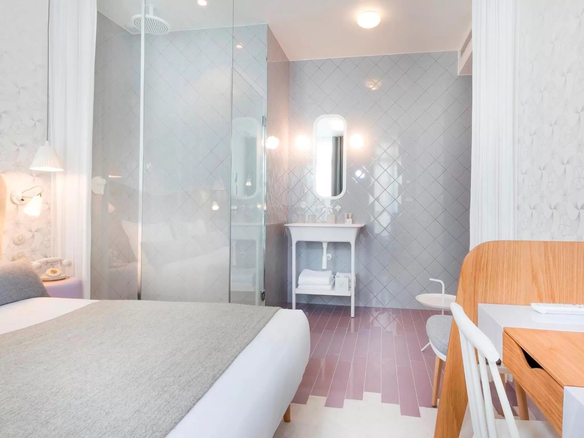 Photo of the whole room, Bed in Hotel le Lapin Blanc