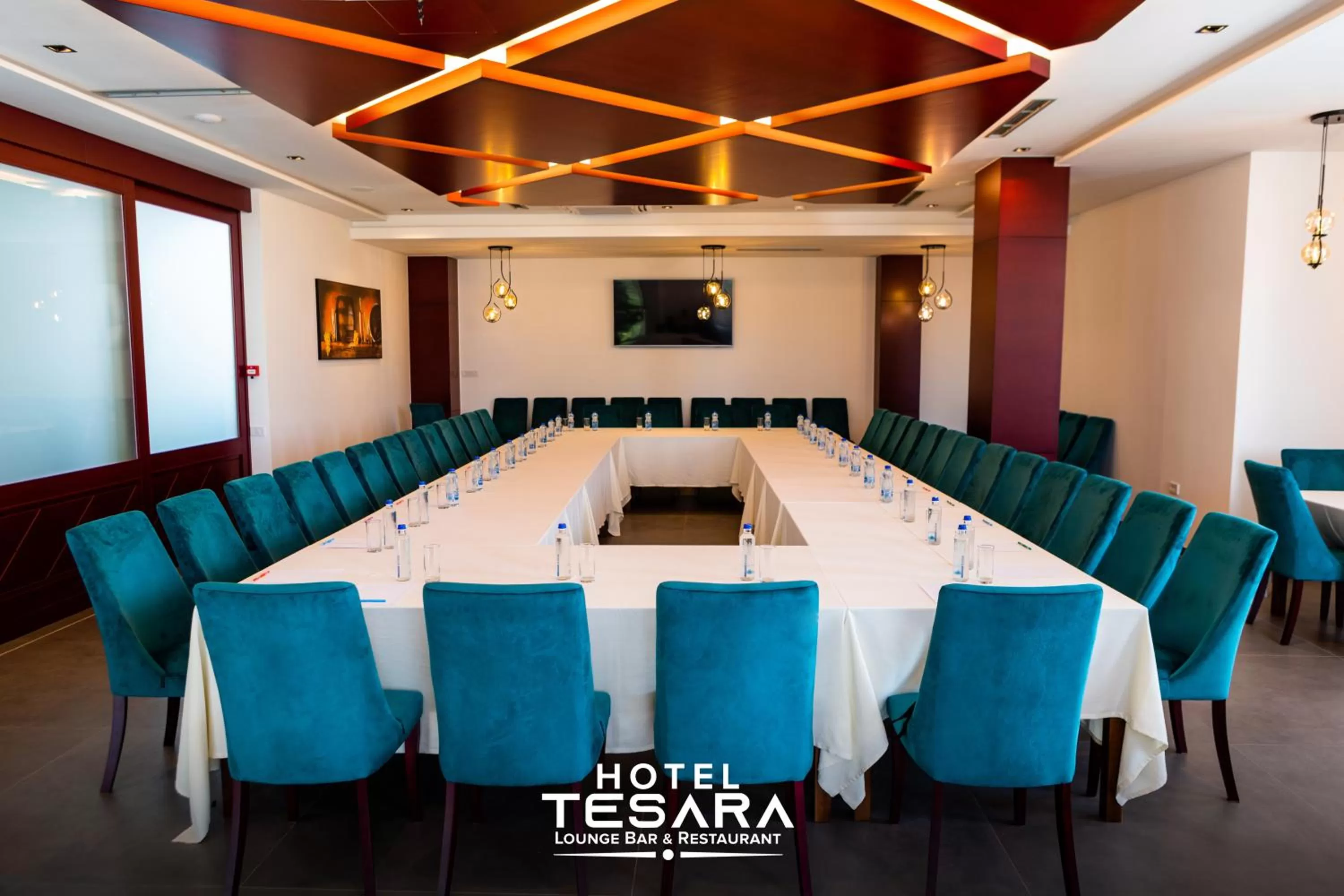 Communal lounge/ TV room in Hotel Tesara