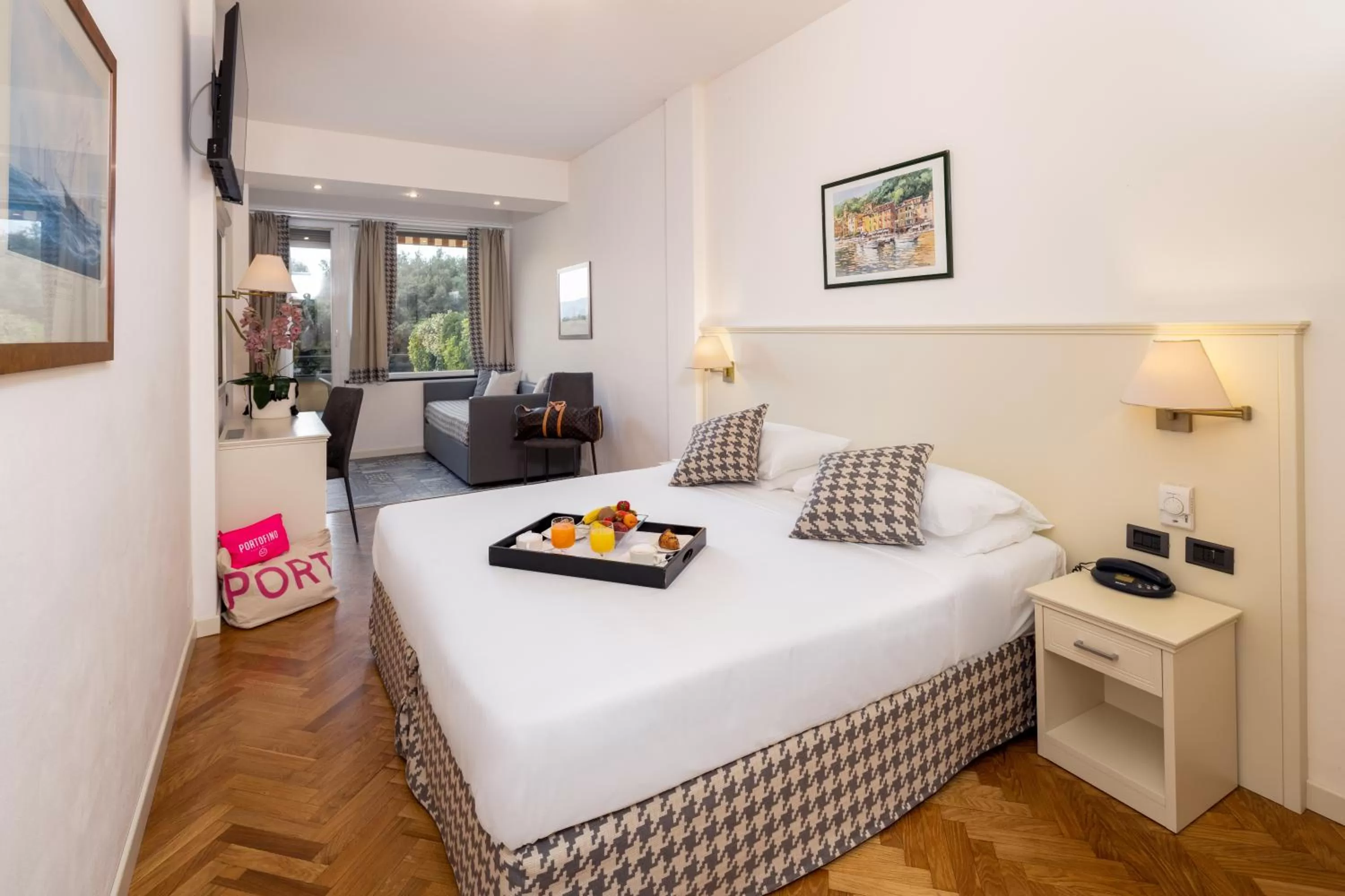 Bedroom, Bed in Hotel Laurin