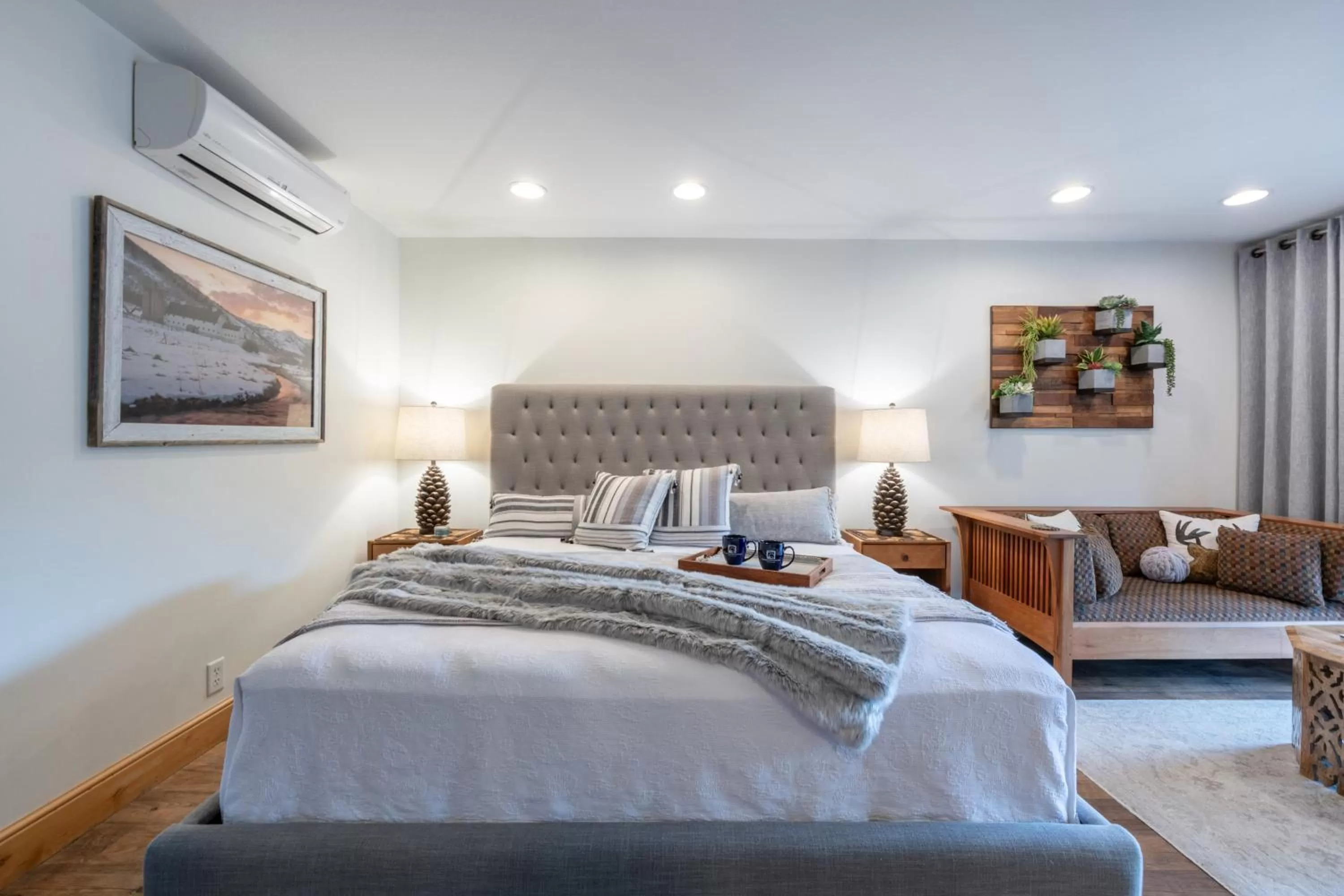 Bed in Treasure Mountain Inn